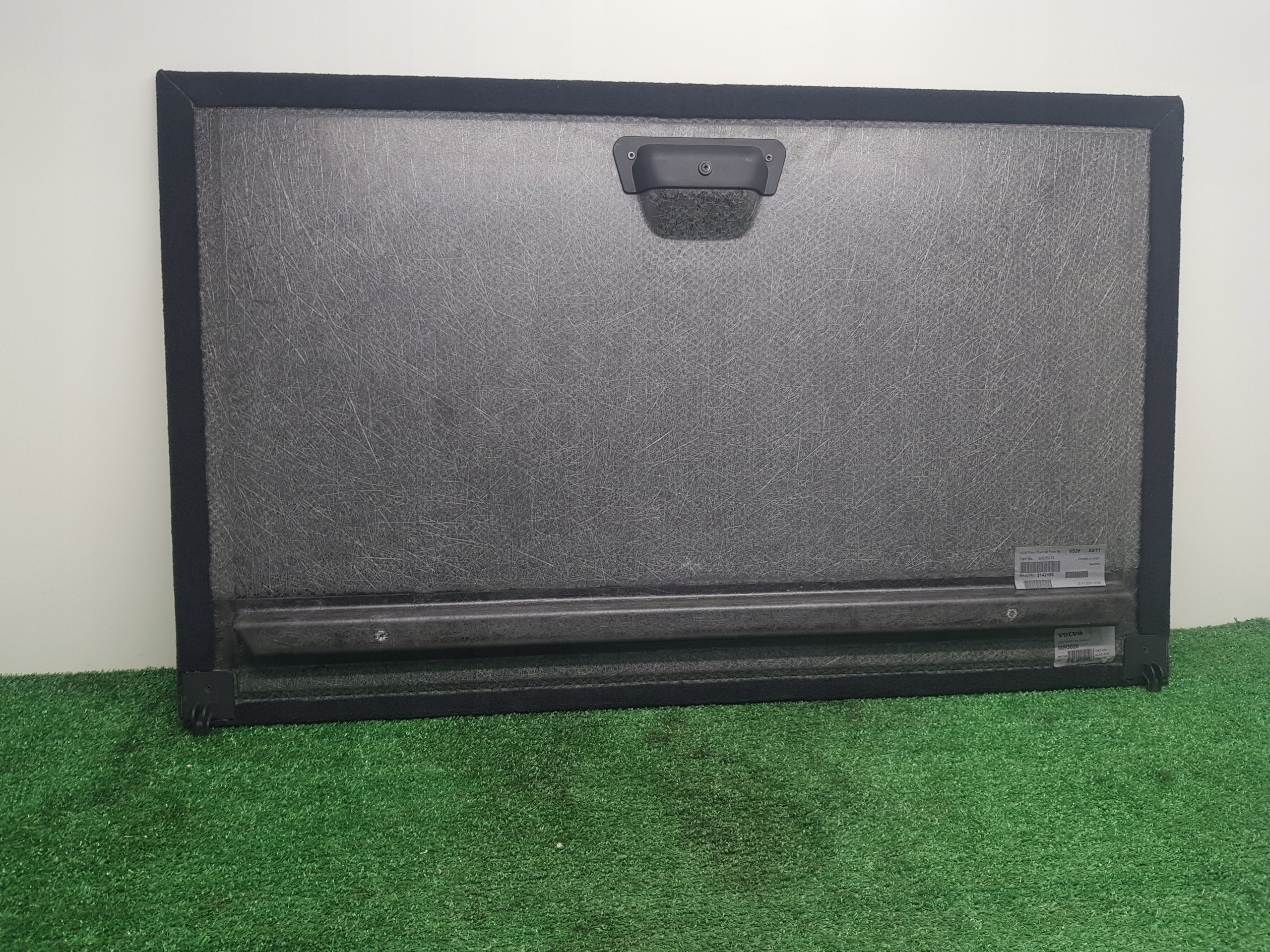 floor boot VOLVO XC90 II 2019 39825213