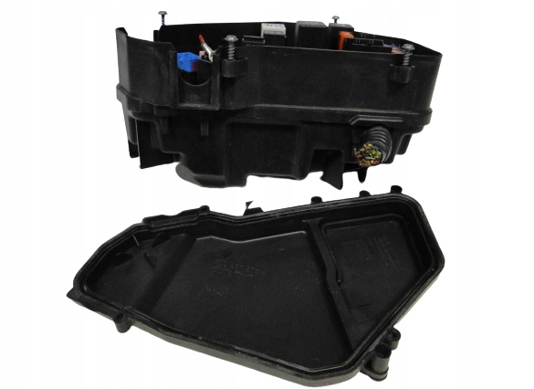 AUDI Q7 SKRZYNKA BEZPIECZNIKÓW 7L0937559