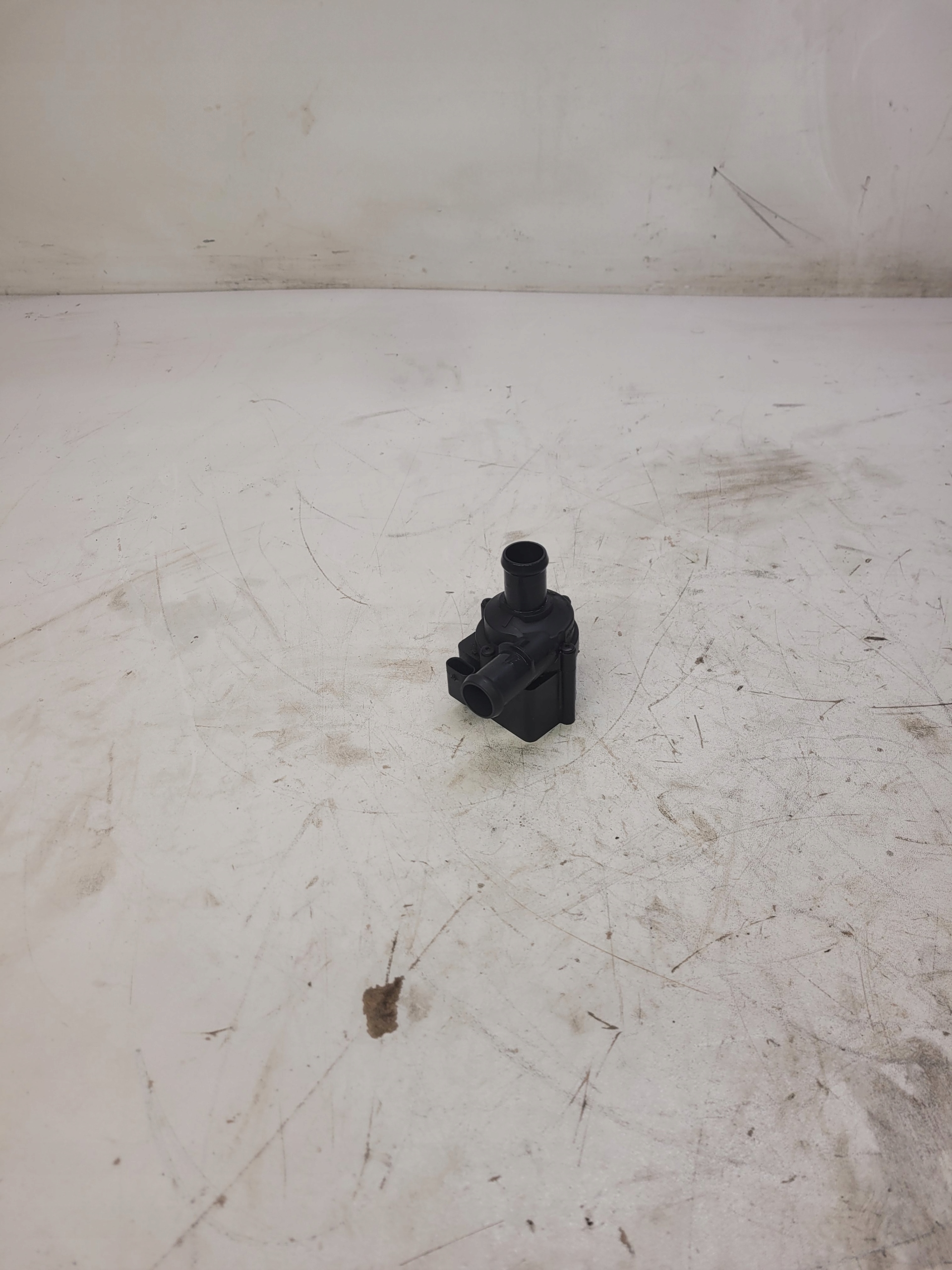 supplementary water pump AUDI A4 A5 A6 A7 06H121601K