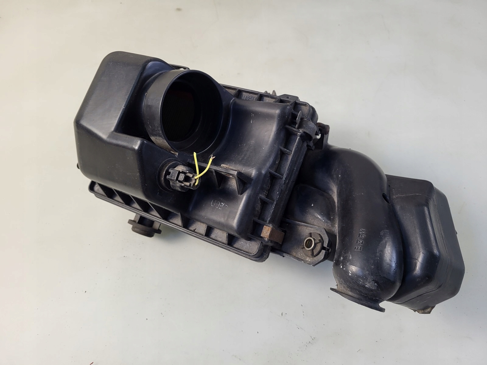 Gehäuse filter luft 1.3 b MAZDA DEMIO B33M