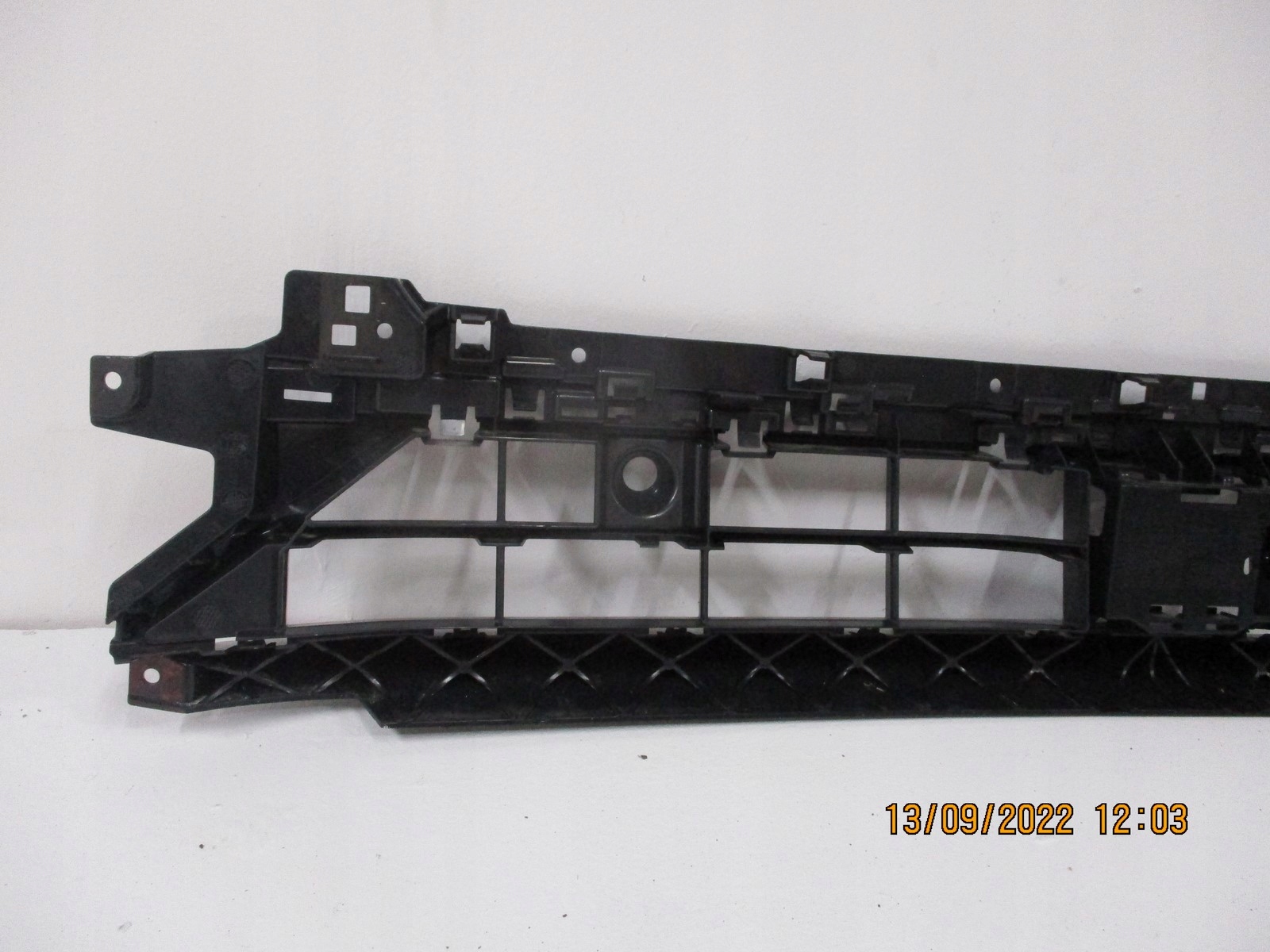 центральная решетка радиатора Audi Q3 83A 2018r- s-line