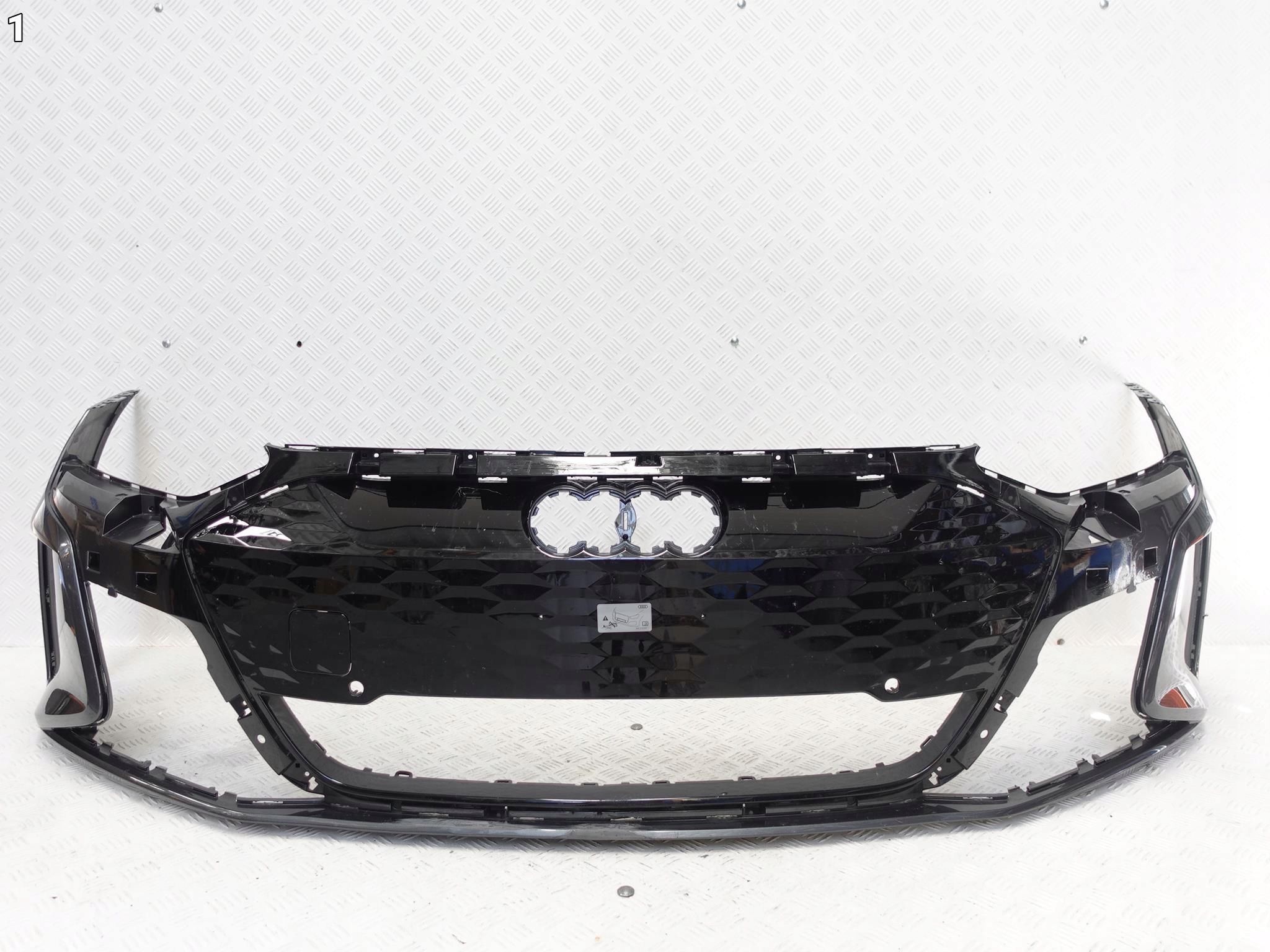 AUDI E-TRON GT RS 4J3 20- bumper front