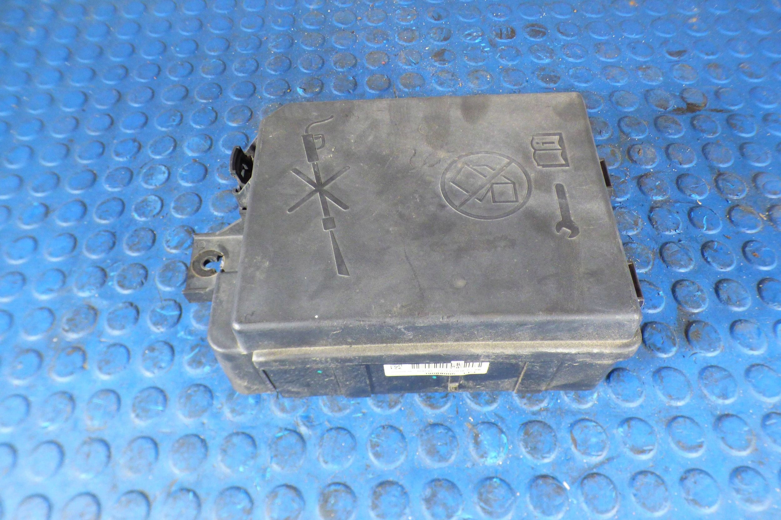 Opel Corsa E 1.4 B Module fusibles 39068005 st.BDB