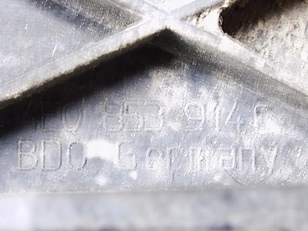 ŚLIZGI PROGU PRAWY TYŁ - AUDI A8 D3 4E0853914E Typ samochodu Samochody osobowe