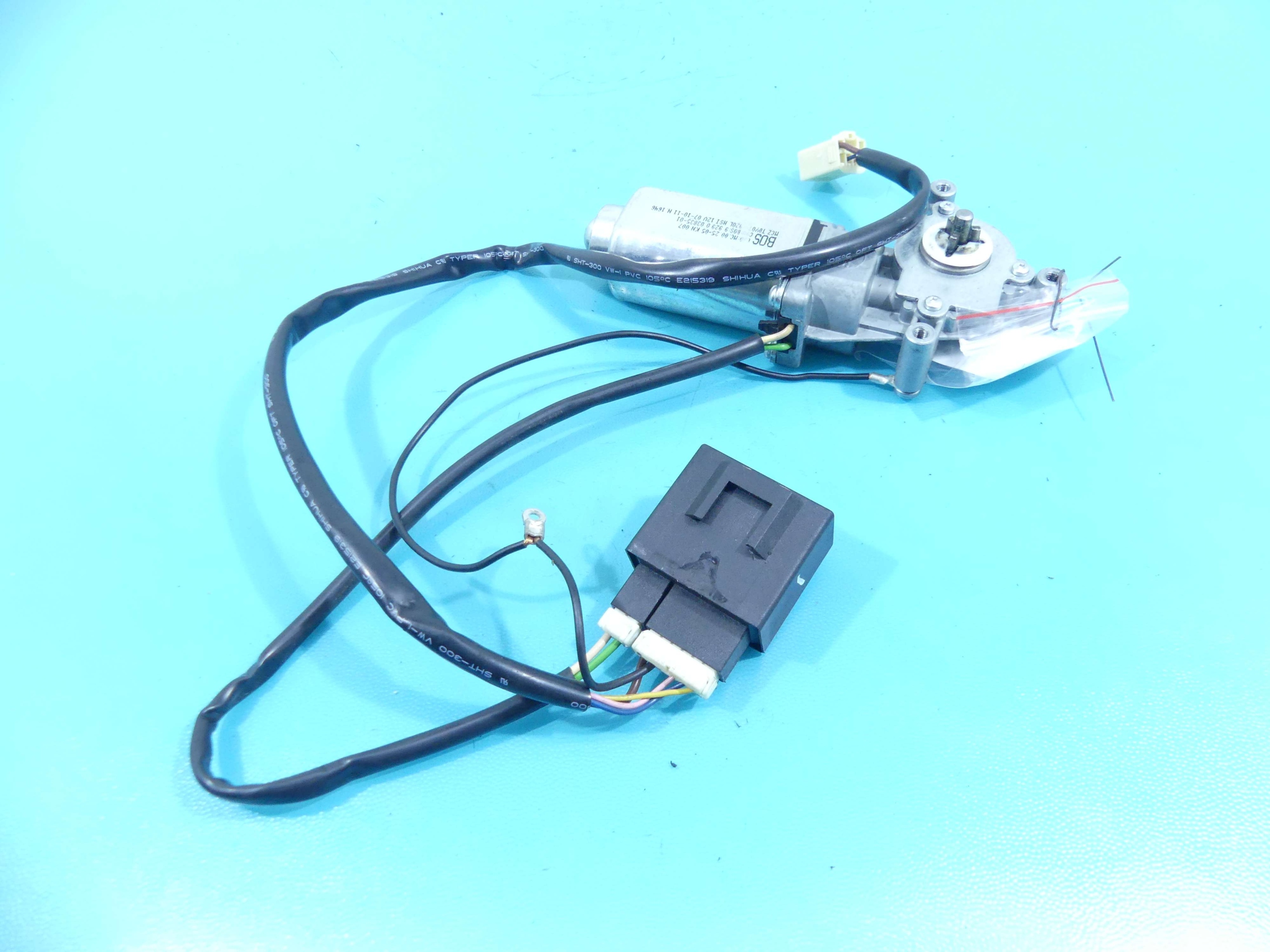 SILNICZEK ROLETY SZYBY TYL LEXUS GS IV 11 20