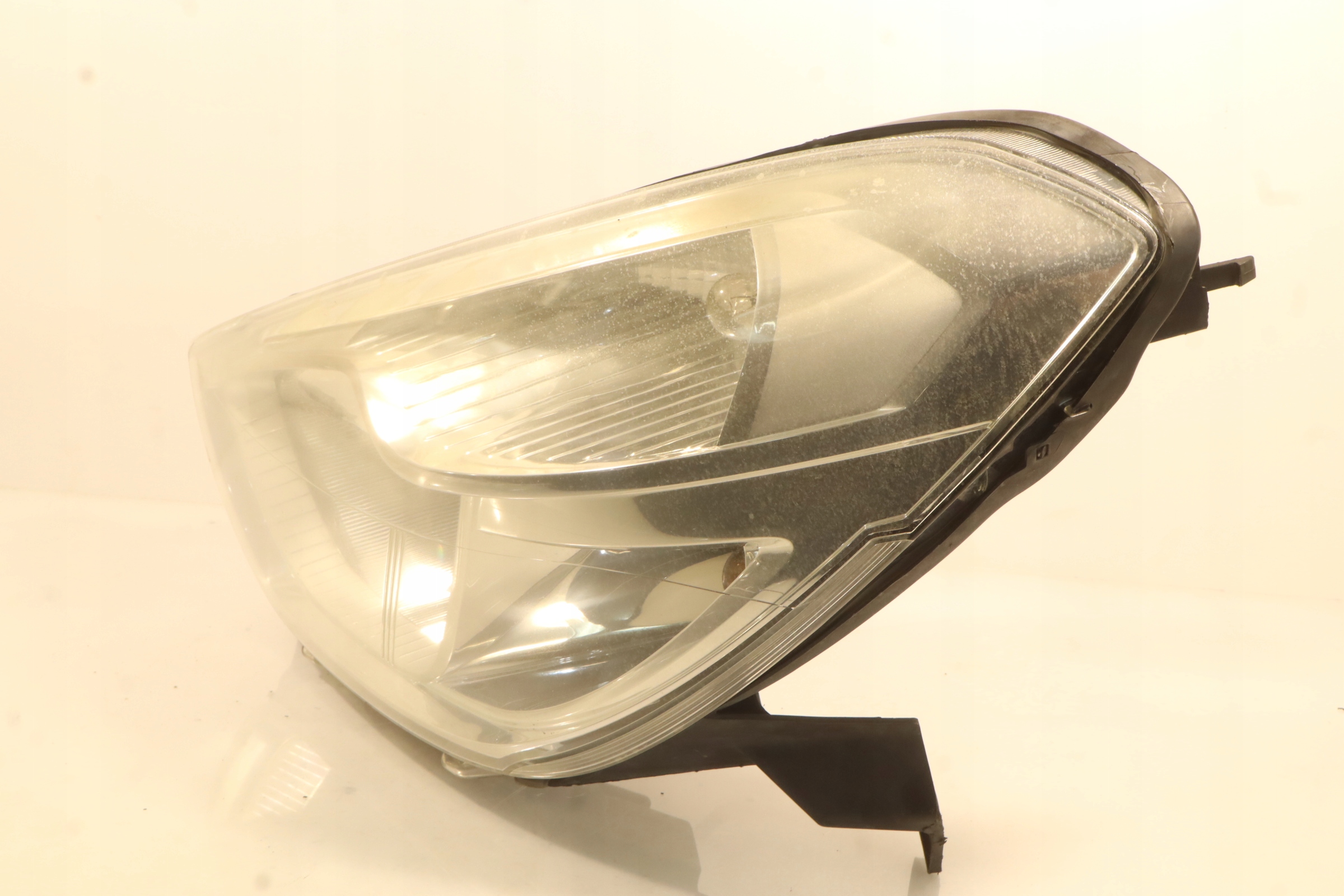 light left front DACIA DOKKER 260609769R