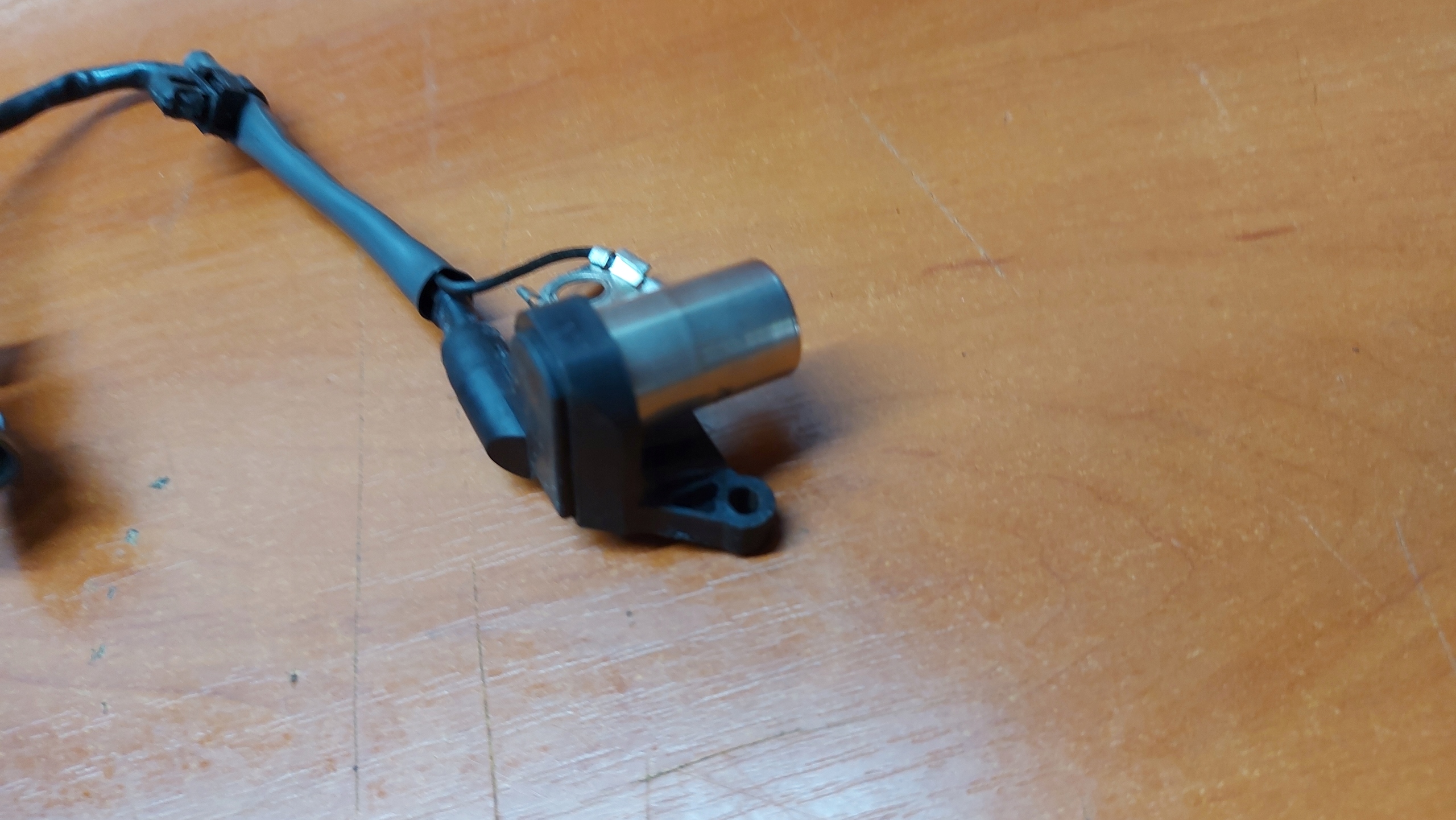 crankshaft position sensor TOYOTA AVENSIS CAMRY CELICA RAV4 2.0 95