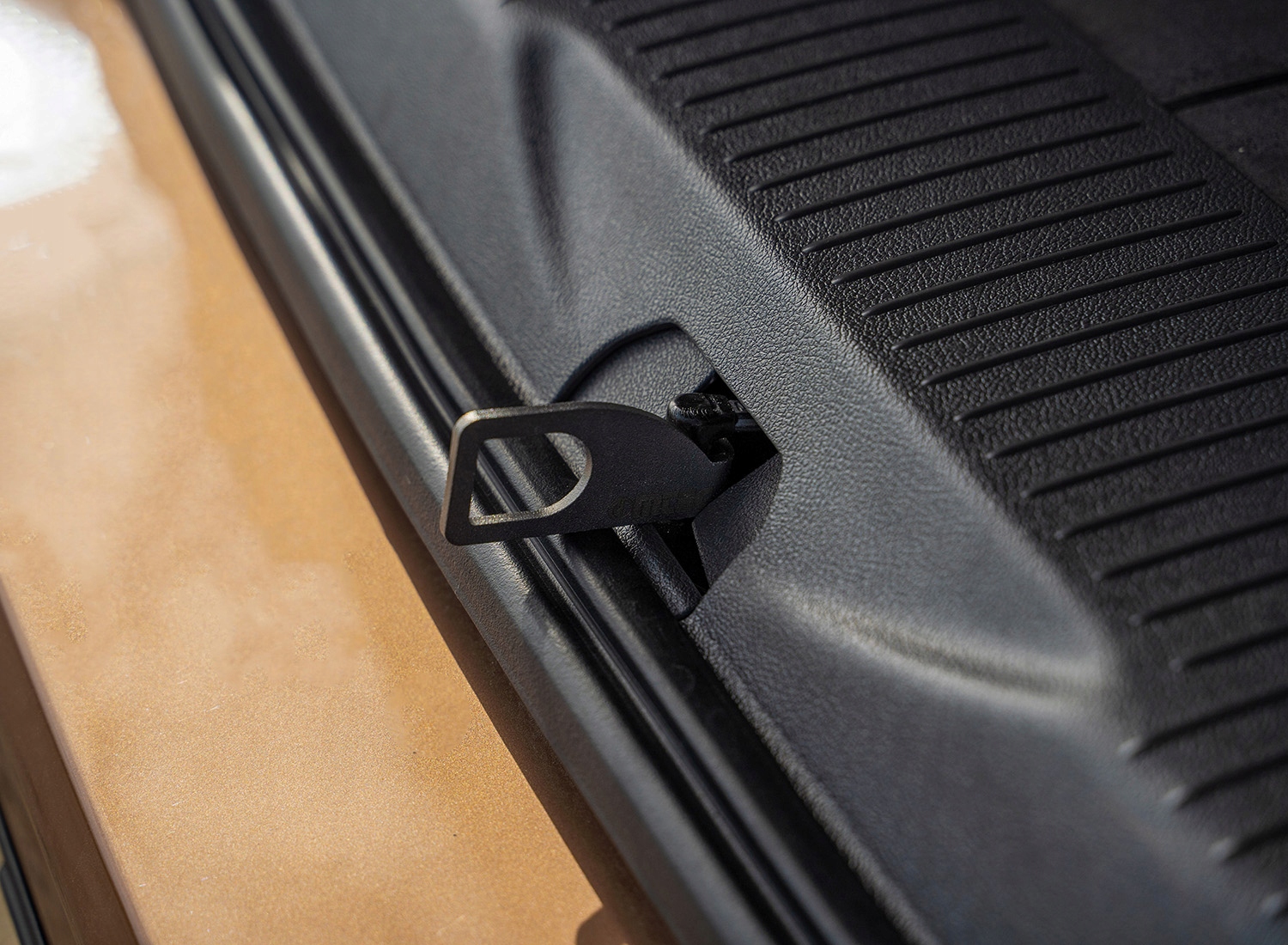 Przedłużka do zamka tylnej klapy VW T5 2003-2015 Typ samochodu Samochody dostawcze Samochody osobowe