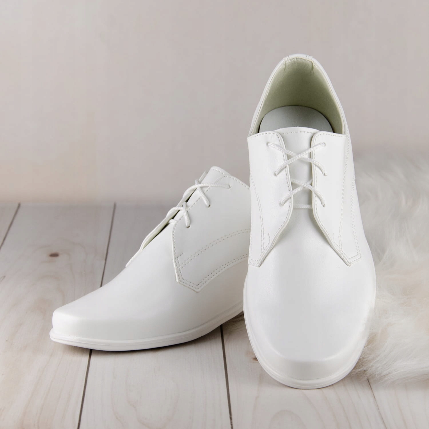 Buty komunijne chłopięce białe KBC-010-B - 31 EAN (GTIN) 5905413204258