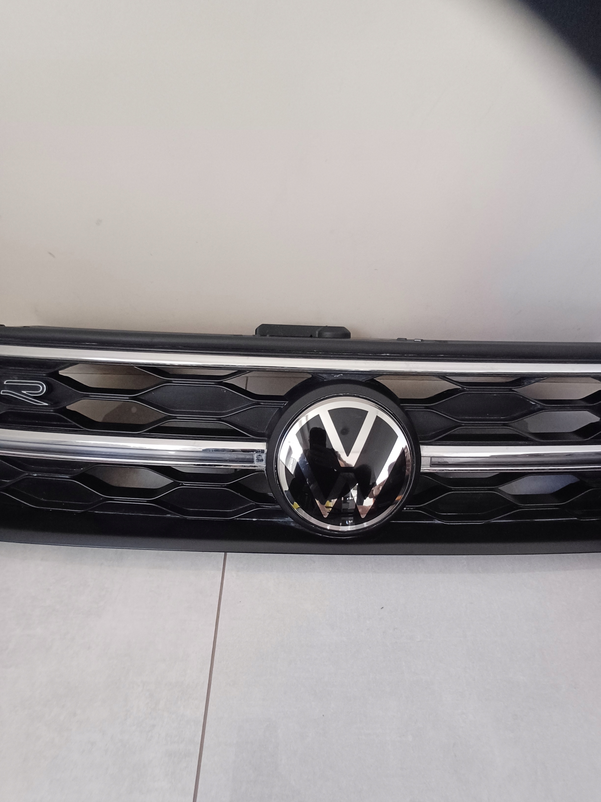 Grill VW TAIGO R- LINE 2G7853655A