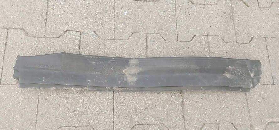 MERCEDES GLK X204 USZCZELKA MASKI PODSZYBIA PRAWA