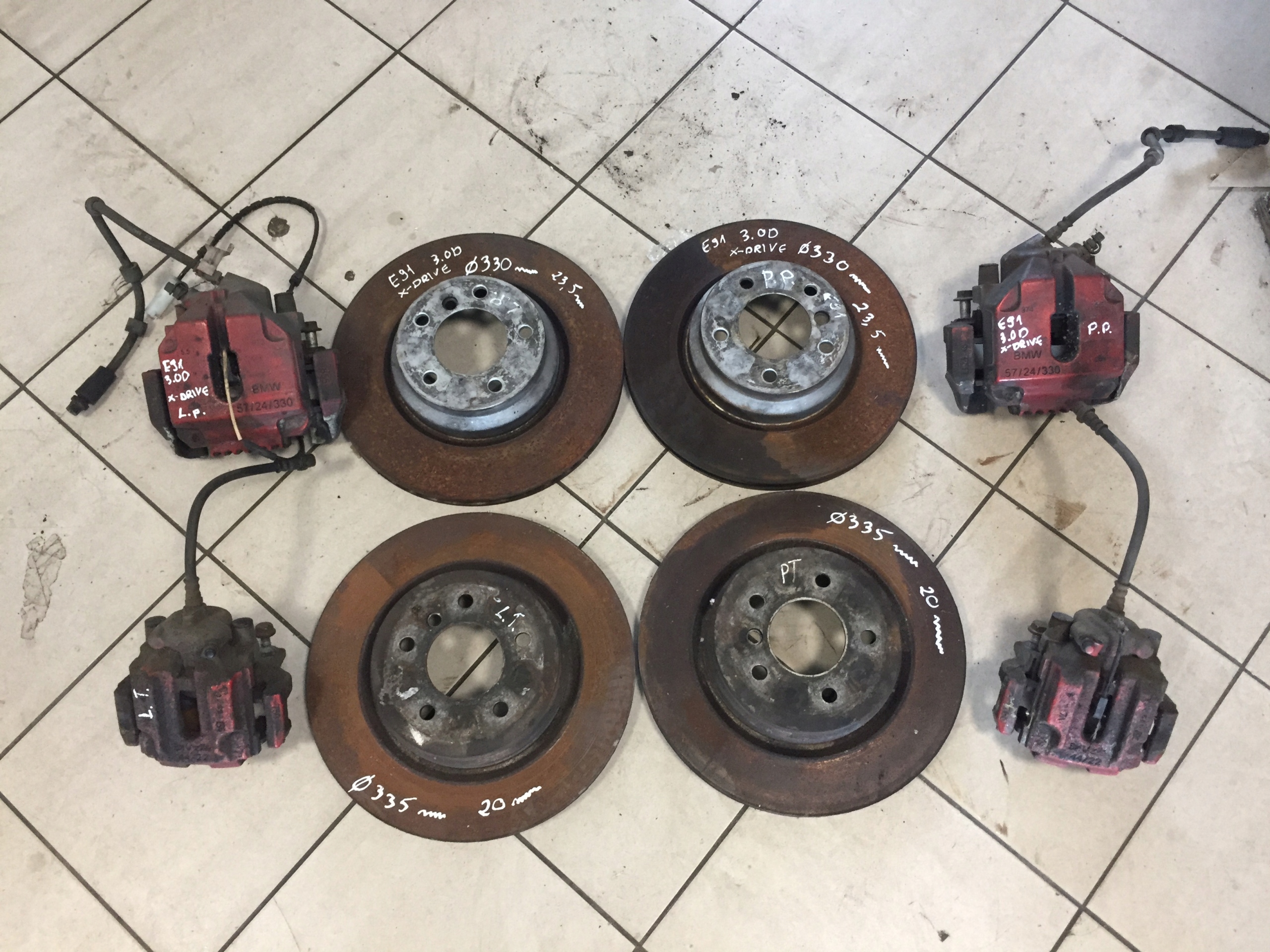 BMW E91 E90 E92 замена тормозных суппортов 330мм 336ММ