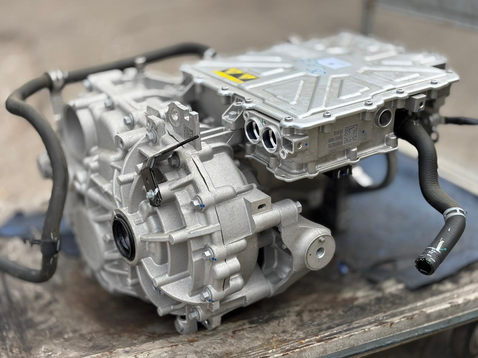volvo EX30 Двигатель зад 2024R. 7081002753 6608159113