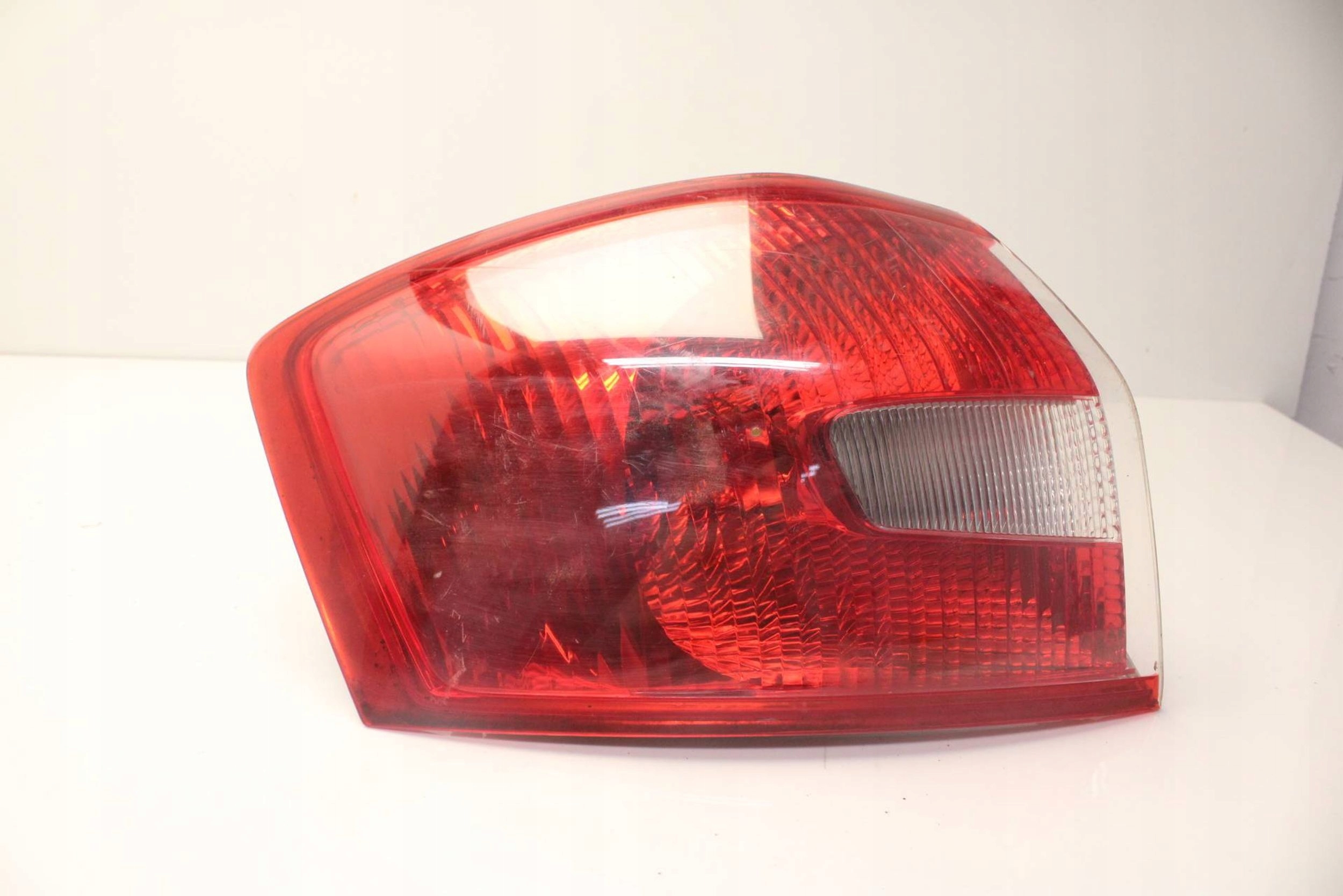 FORD KUGA MK1 08R- LAMPA LEWA TYLNA LEWY TYŁ