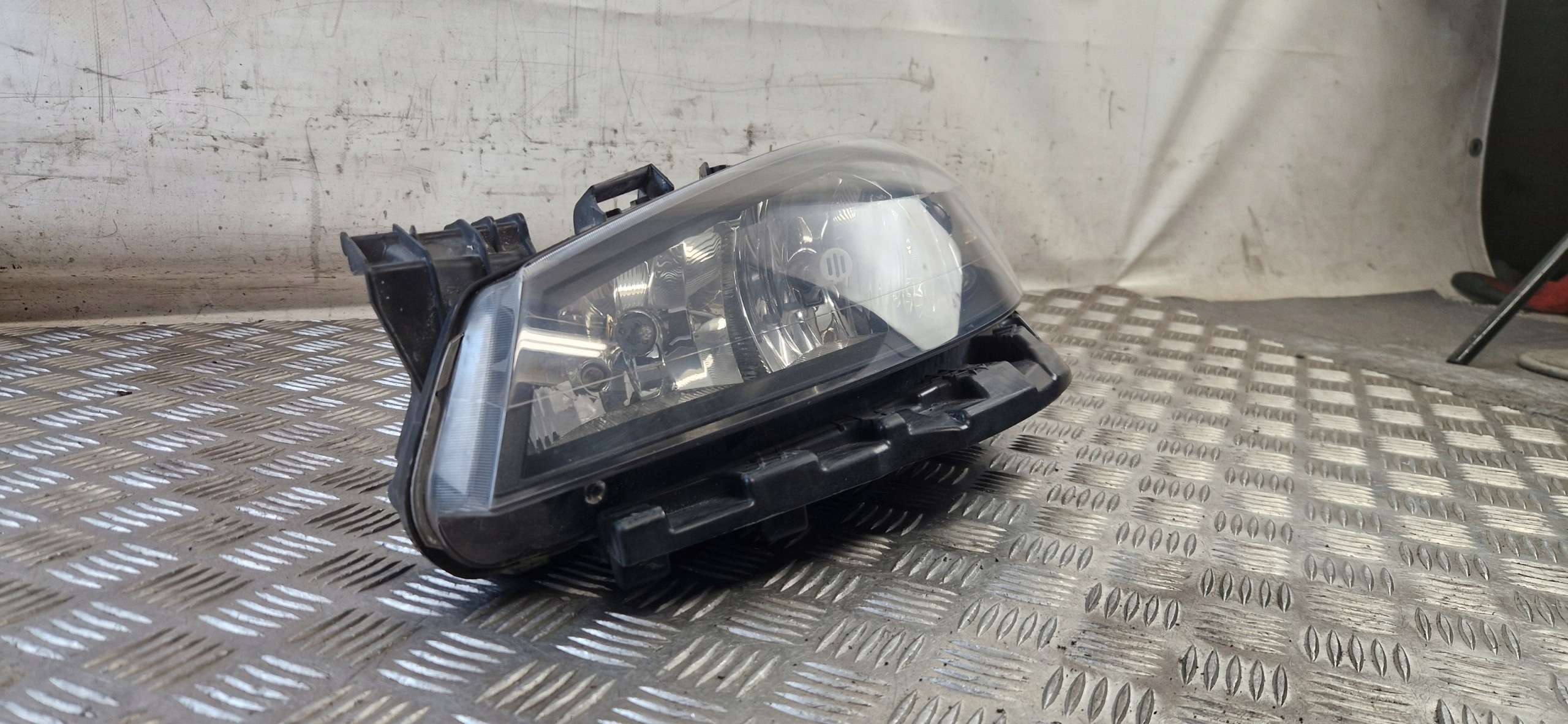 light left front RENAULT LAGUNA II lift 2006r 8200481196