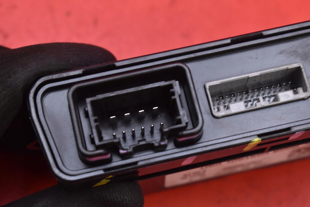control unit module door right front 1003101-00-E TESLA MODEL S 16-21