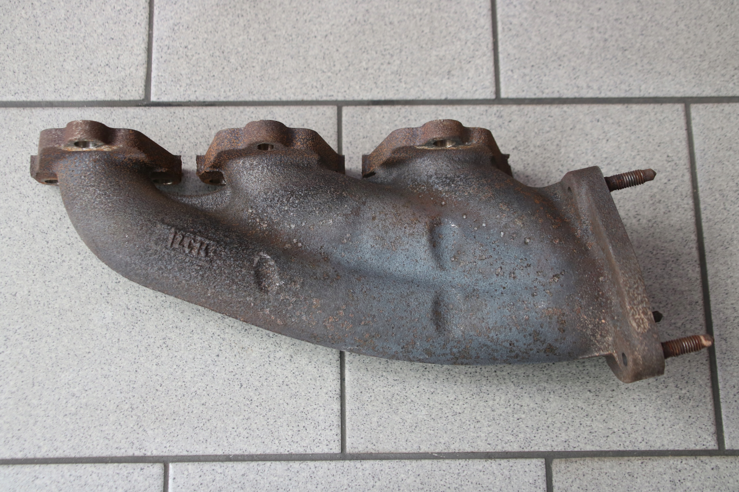 AUDI A6 A8 D4 exhaust manifold right 06E253034T