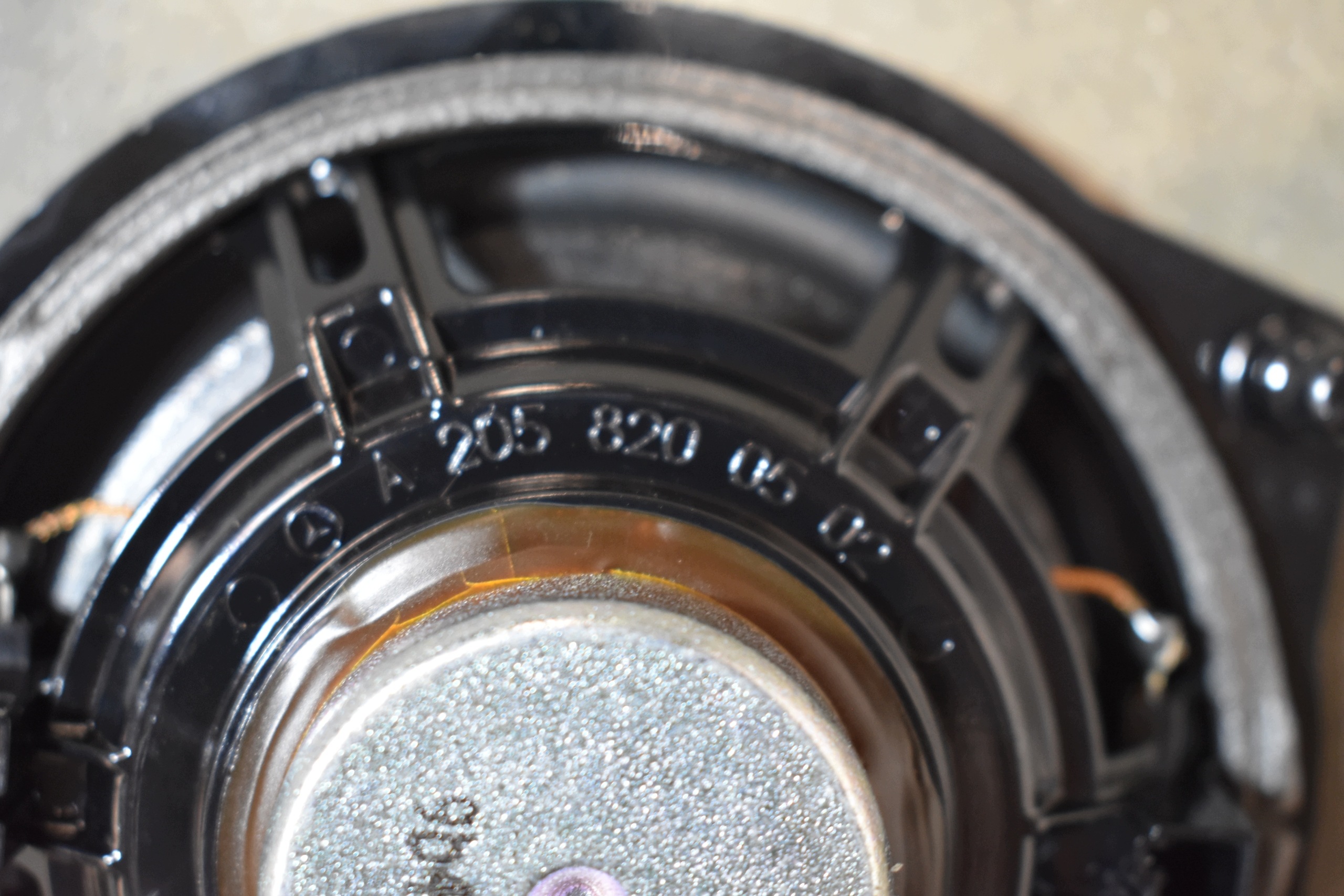 IDEALNY speaker MERCEDES 1