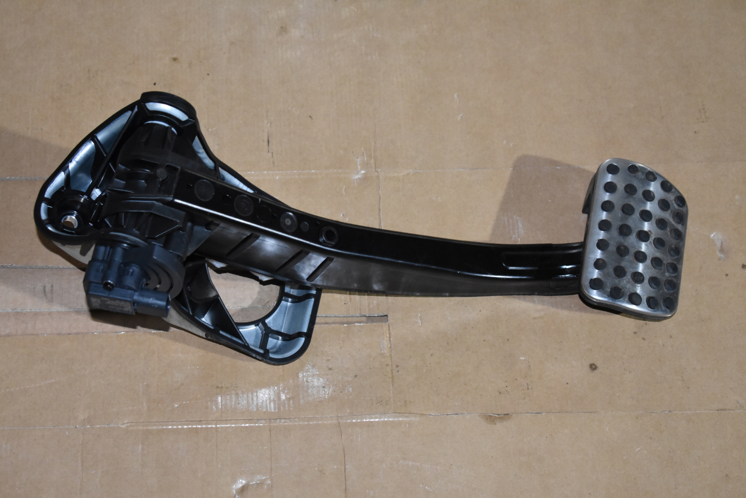 PEDAL Bremse MERCEDES W223 1