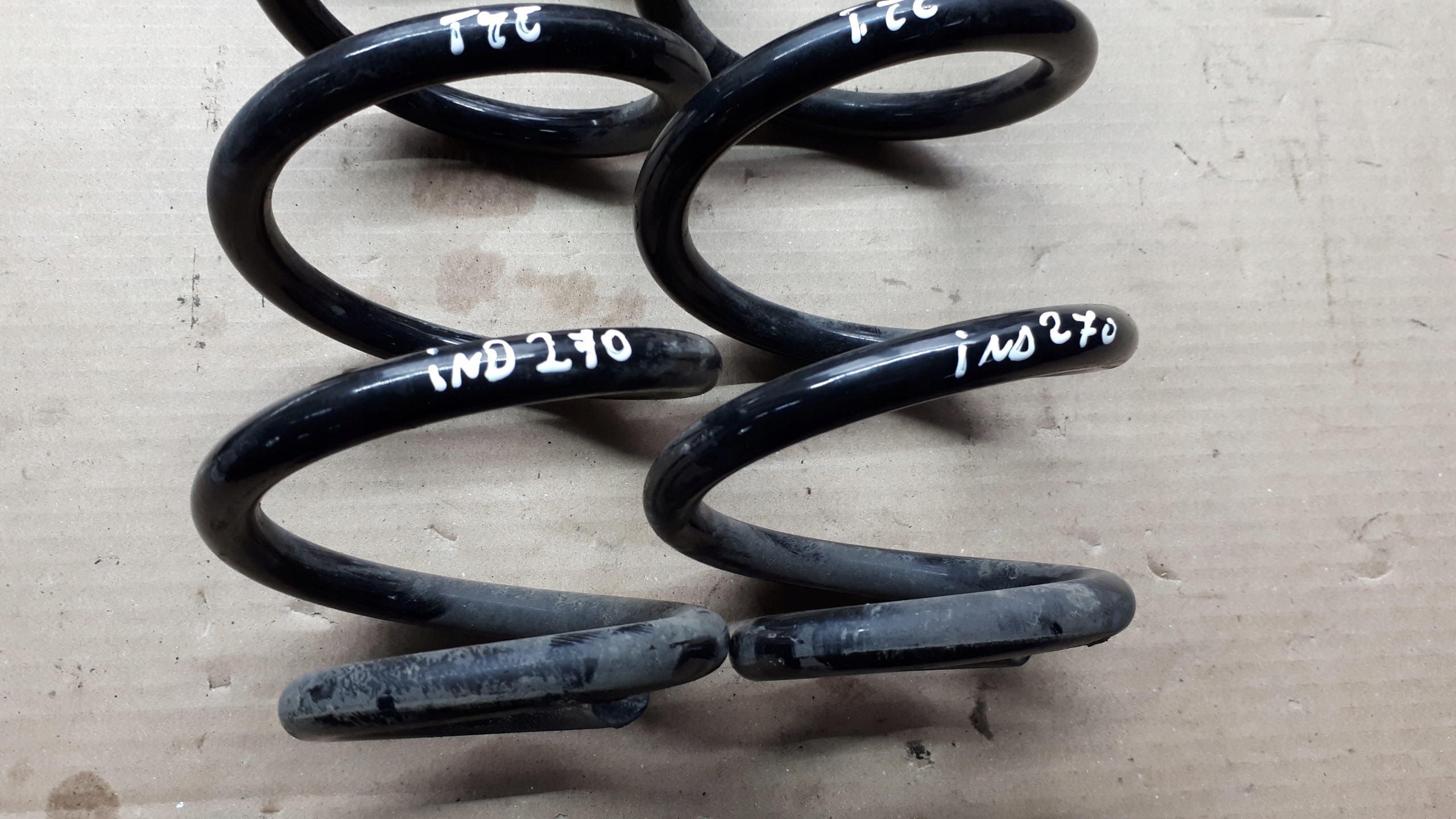 8W0511115 - A4 B9 LIFT пружина задняя универсал 8W0511115EN