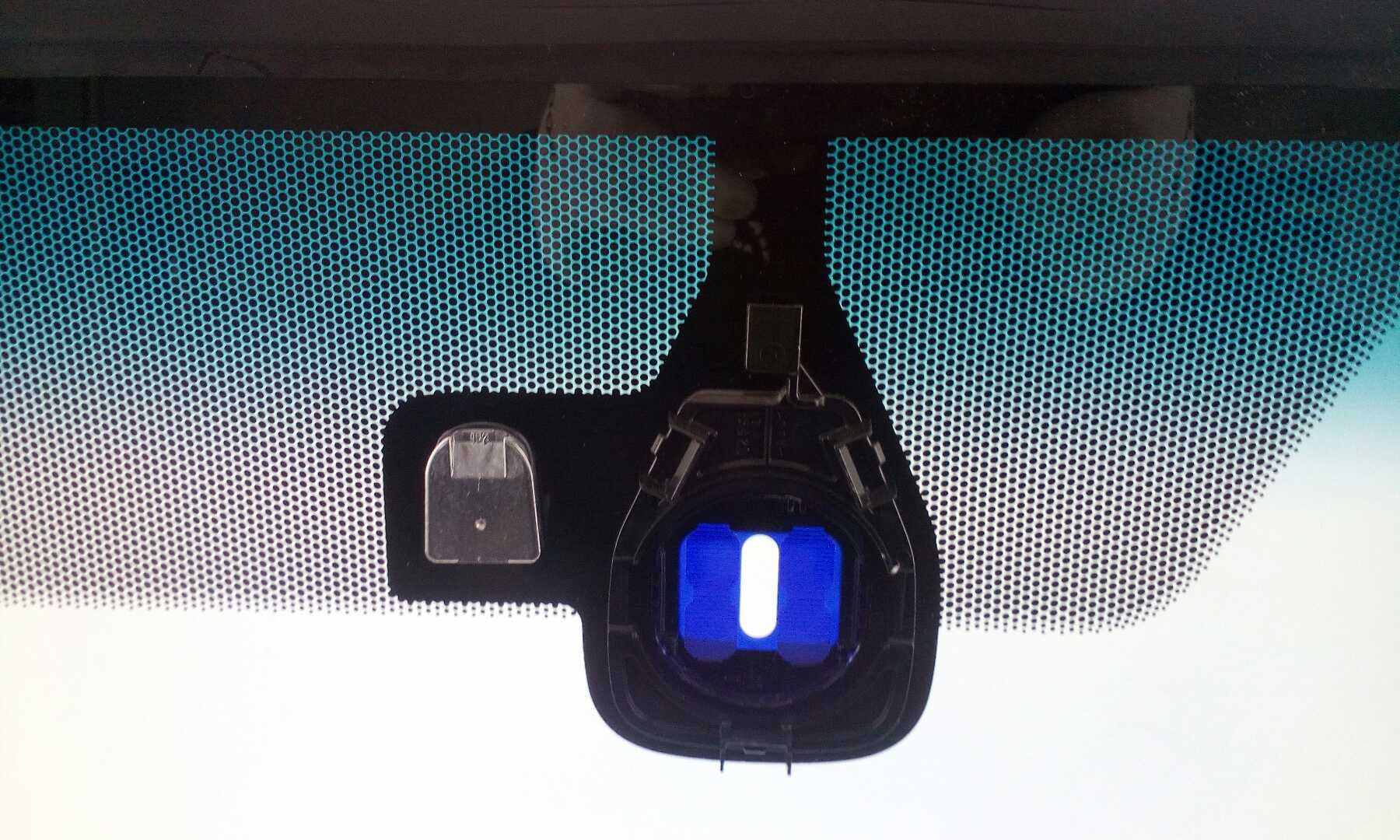 SZYBA CZOŁOWA MITSUBISHI PAJERO 2000- ORYGINALNA Producent części Inny