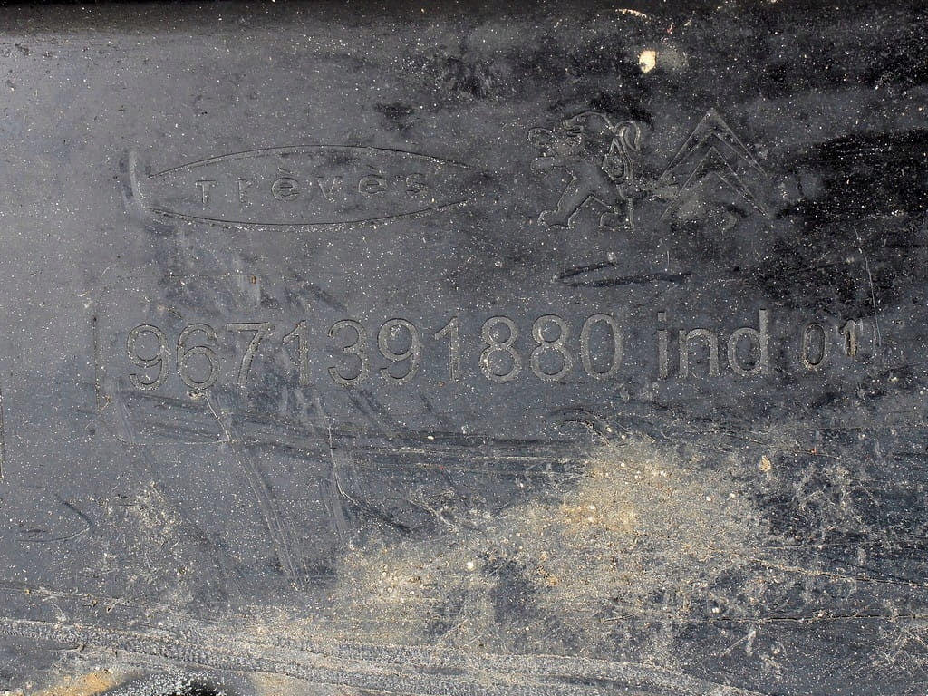 OSŁONA PODWOZIA LEWA CITROEN C5 III PEUGEOT 407 508 9671391880 7013LN Typ samochodu Samochody osobowe