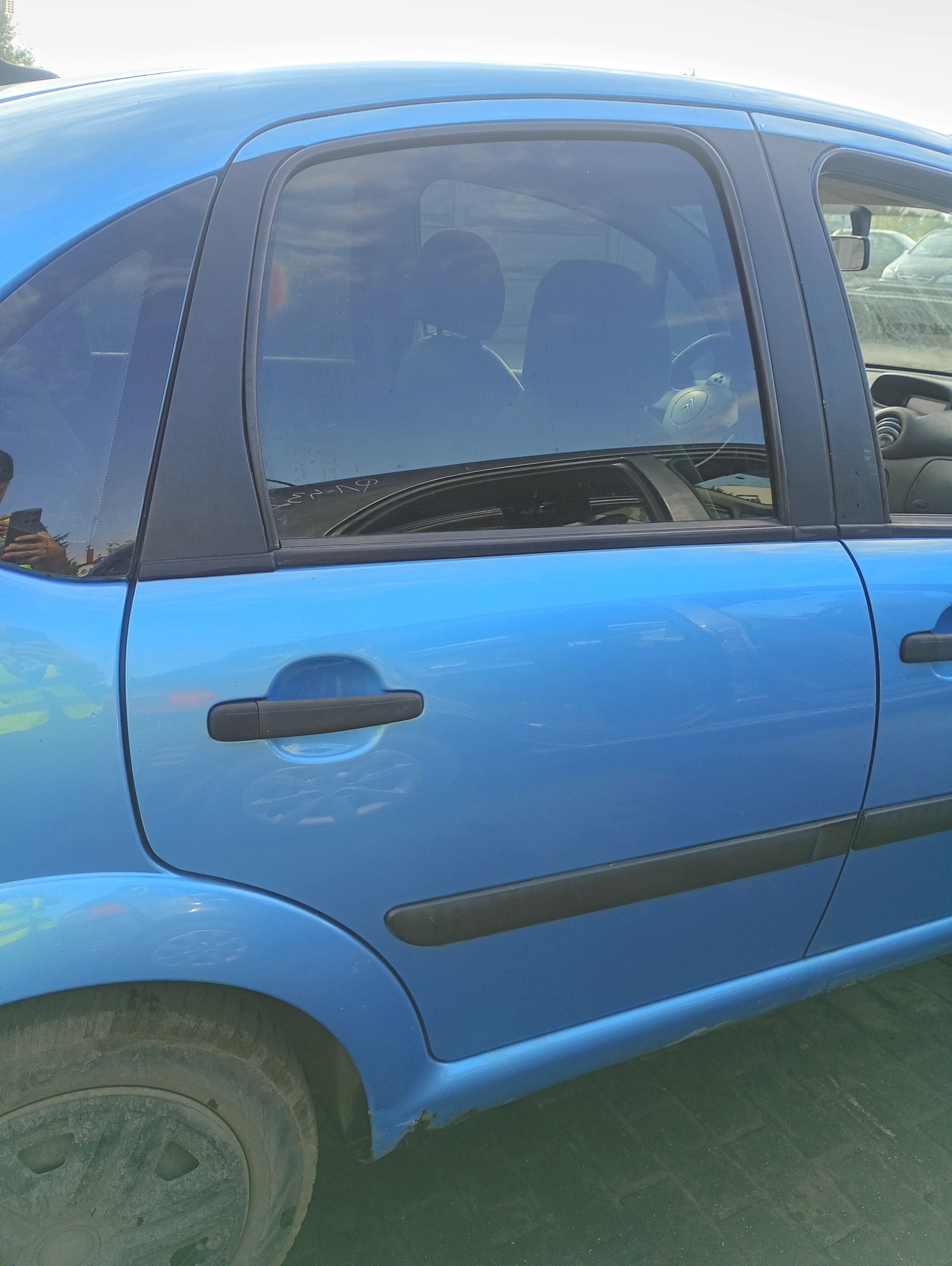door right rear. rear part Citroen C3 02-10 code lakieru KMYD