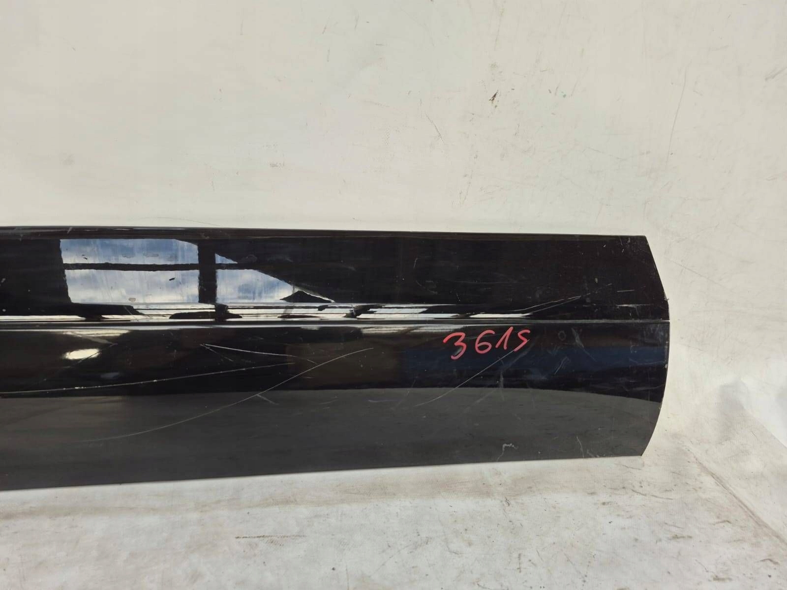JAGUAR and-PACE 19- moulding door left front front J9D3-21065-A