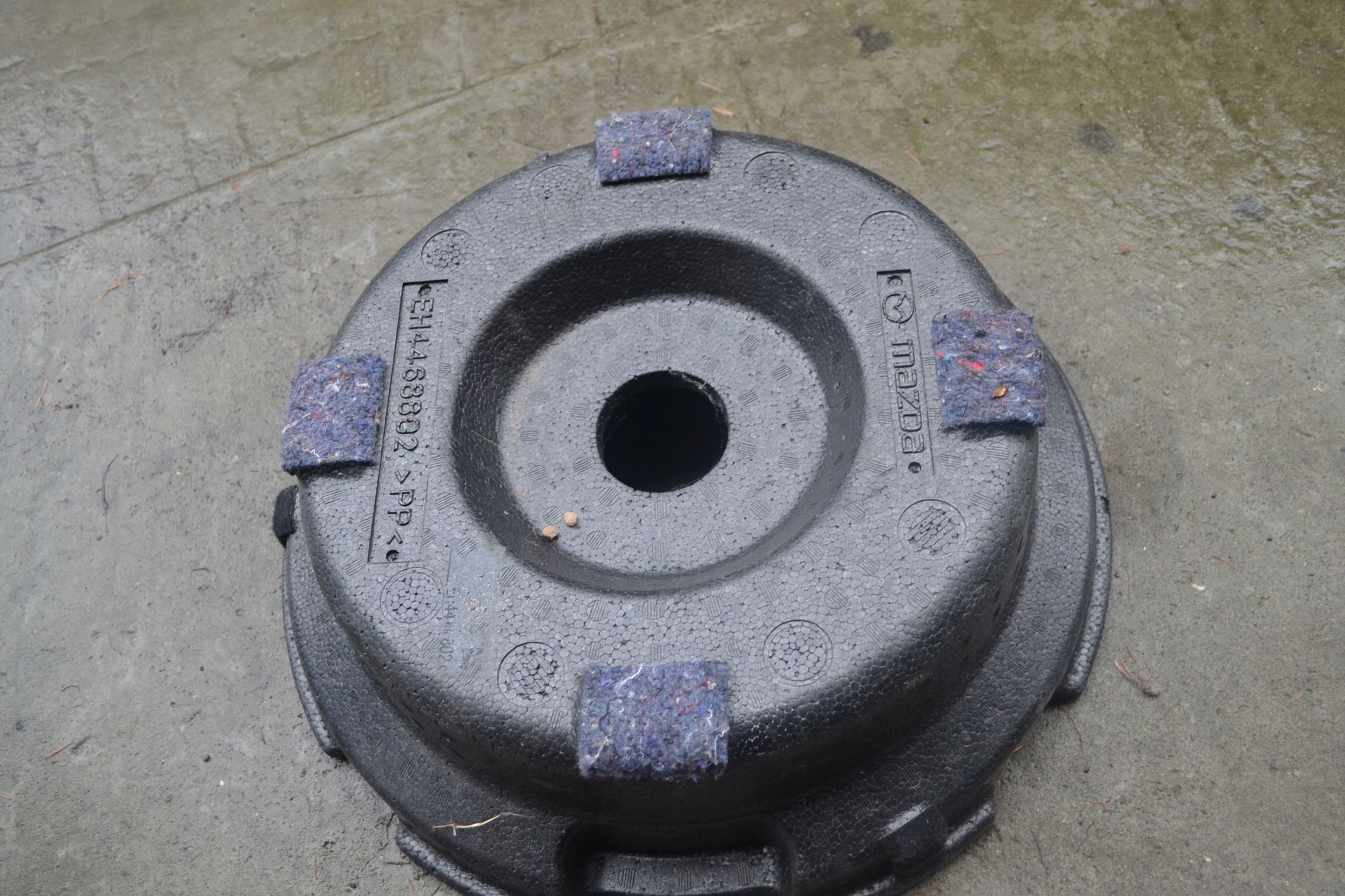 Mazda CX-7 polystirene boot EH4468802