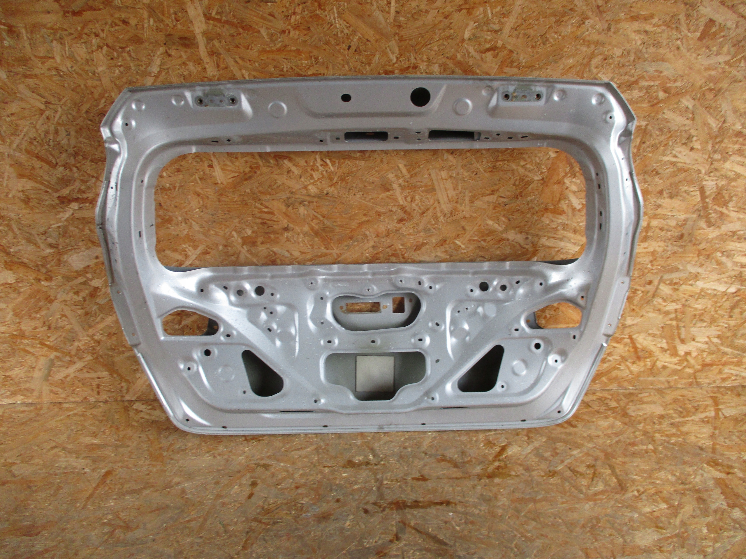 boot door rear TOYOTA AURIS II 12- HB