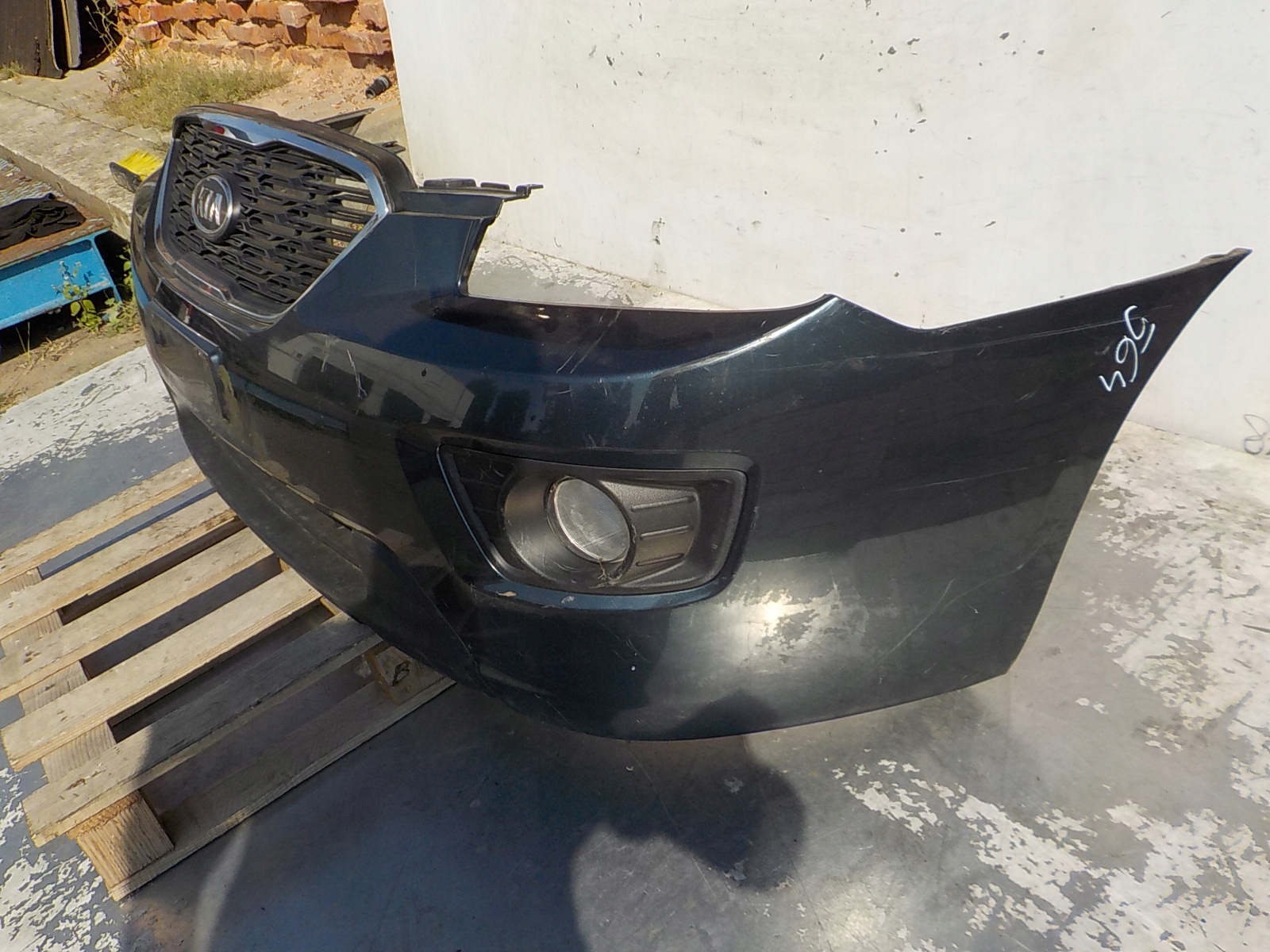 564 KIA CARENS III LIFT nárazník předek přední