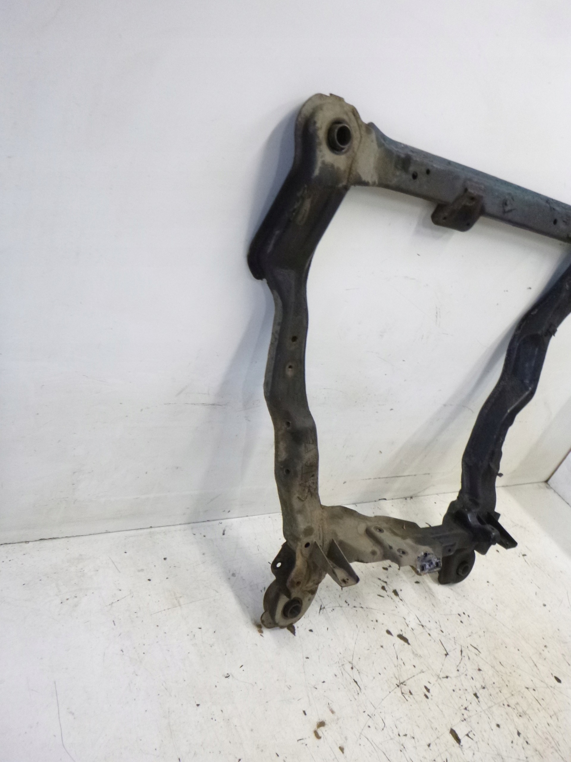 axle beam lawa subframe below engine front Hyundai Santa Fe and 2.4 B 01-06 OE EU