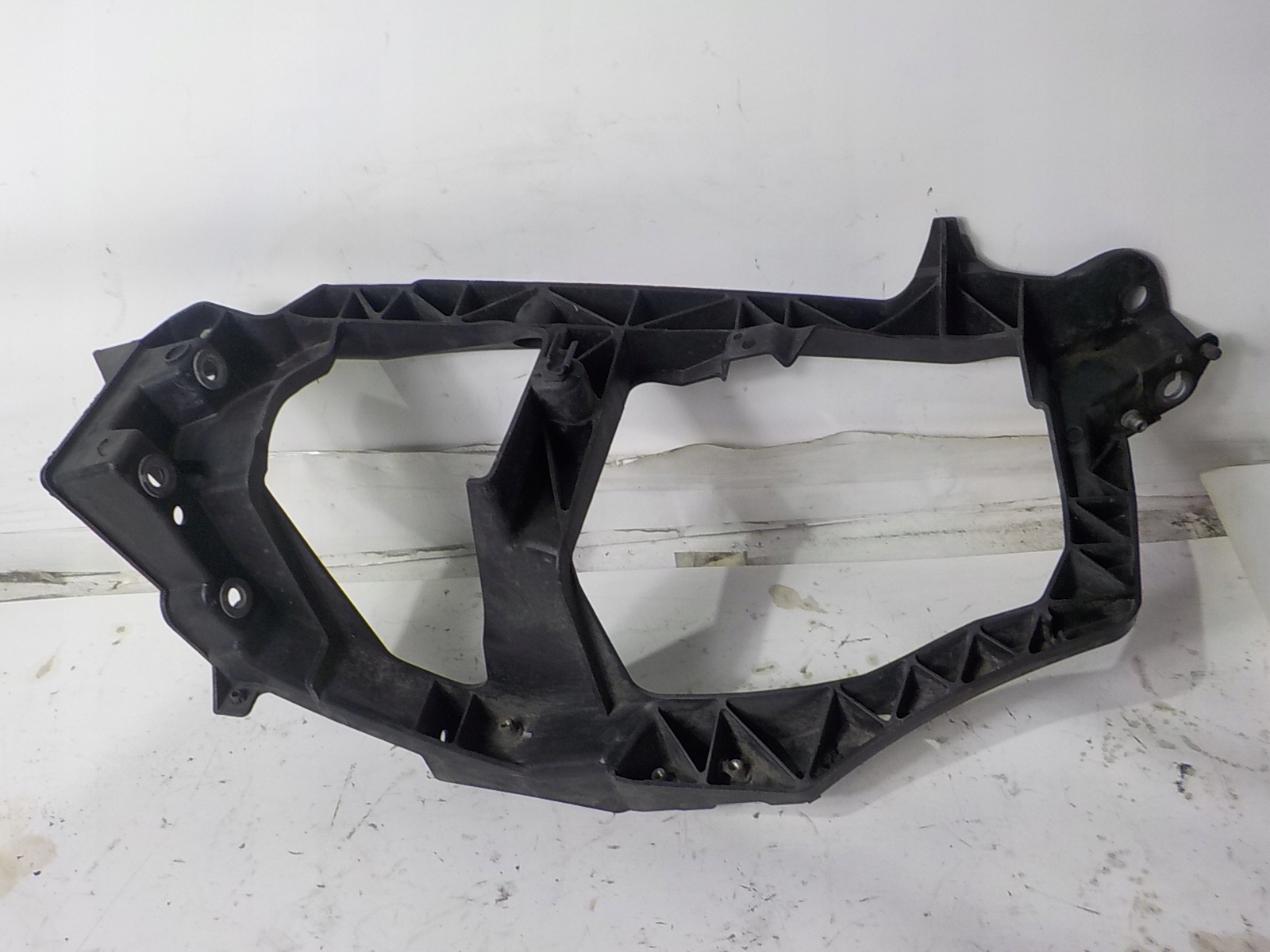 MITSUBISHI COLT VI support holder lights right front MN105060