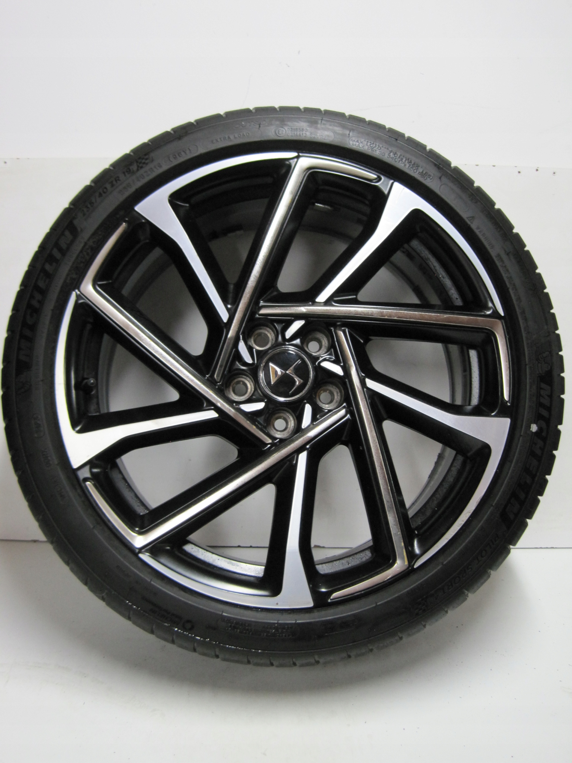 wheels discs tyres CITROEN DS9 R19 7MM