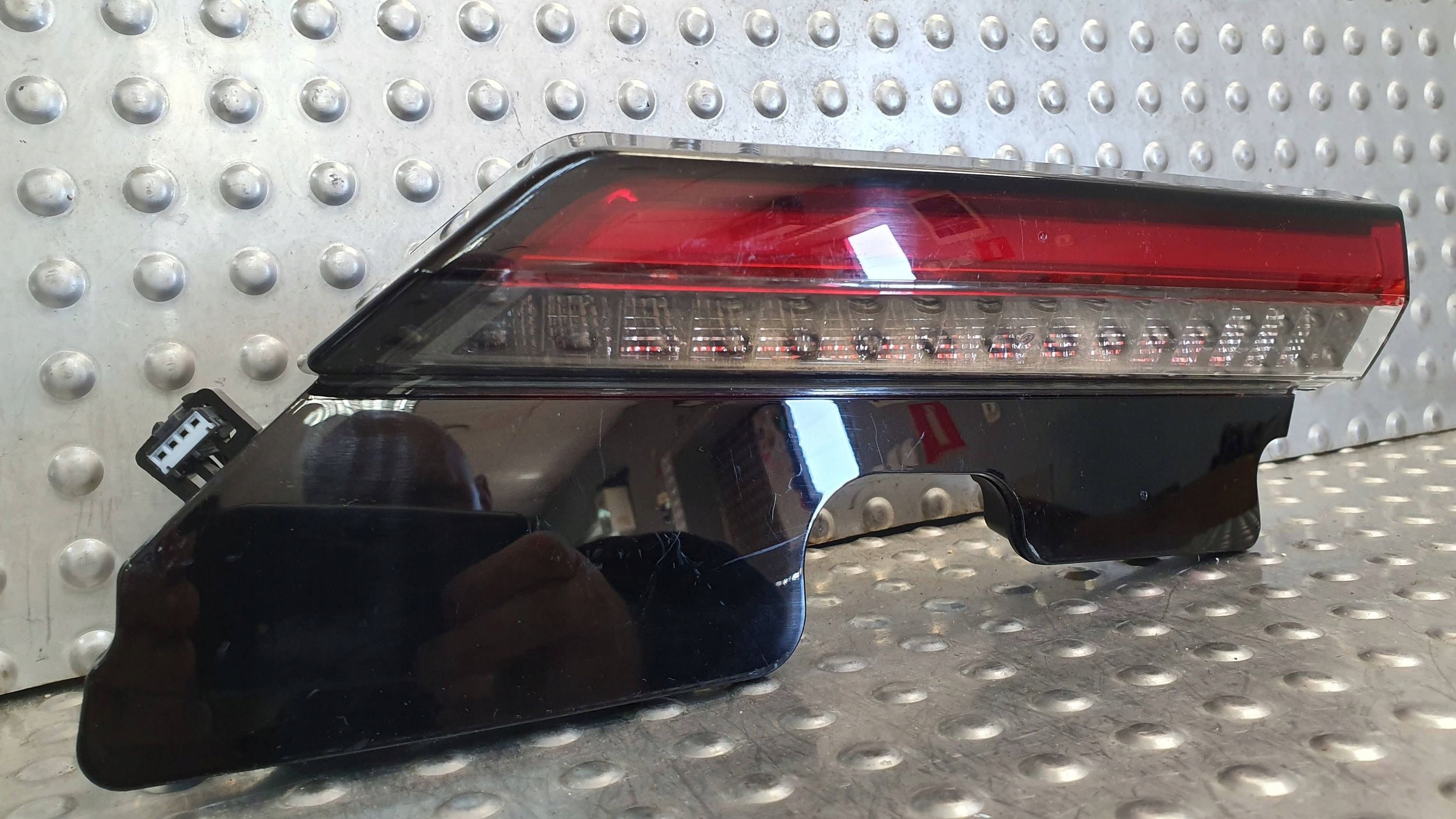 light rear part left VOLVO C40 to the bonnet 21- 32365672
