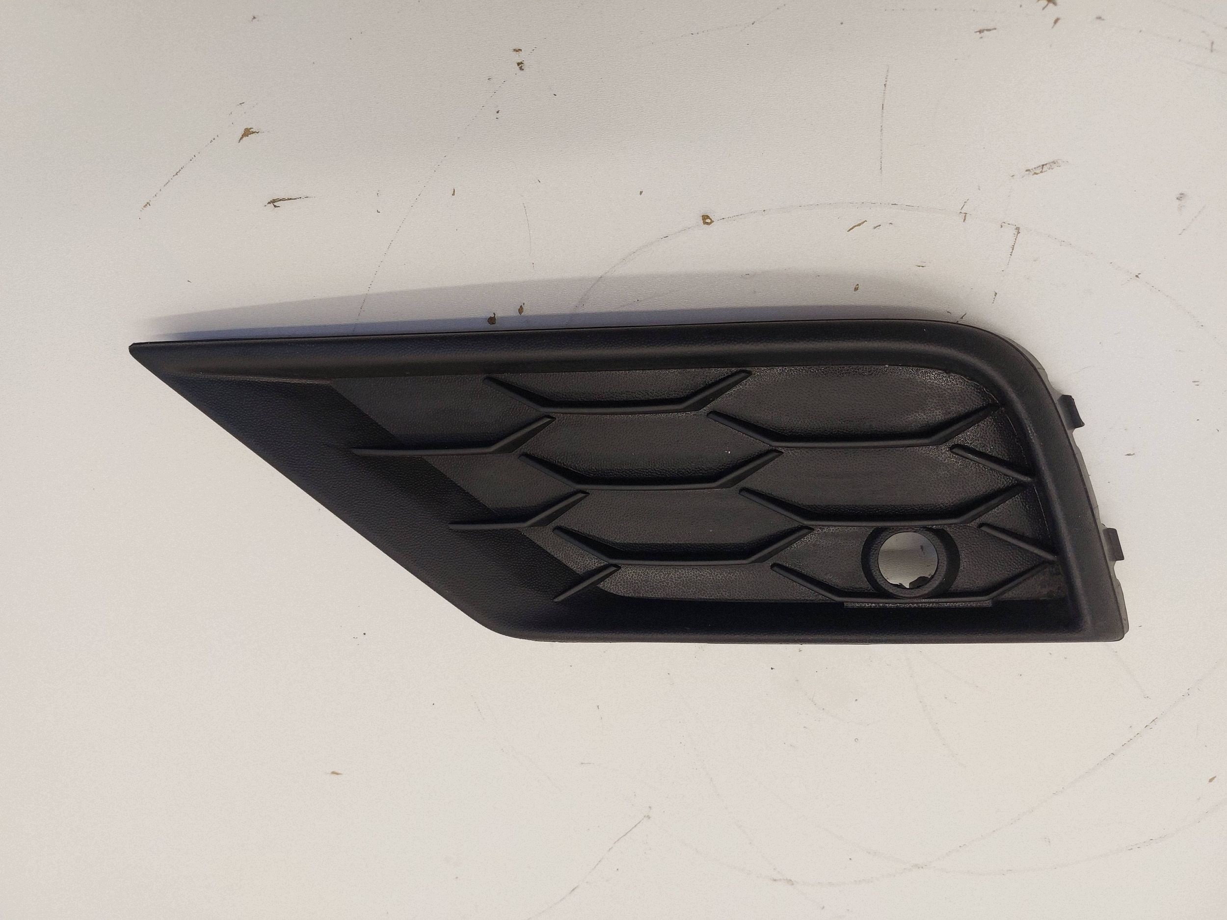 VW TIGUAN 2 ALLSPACE mřížka nárazníku levý předek 5NN853665A