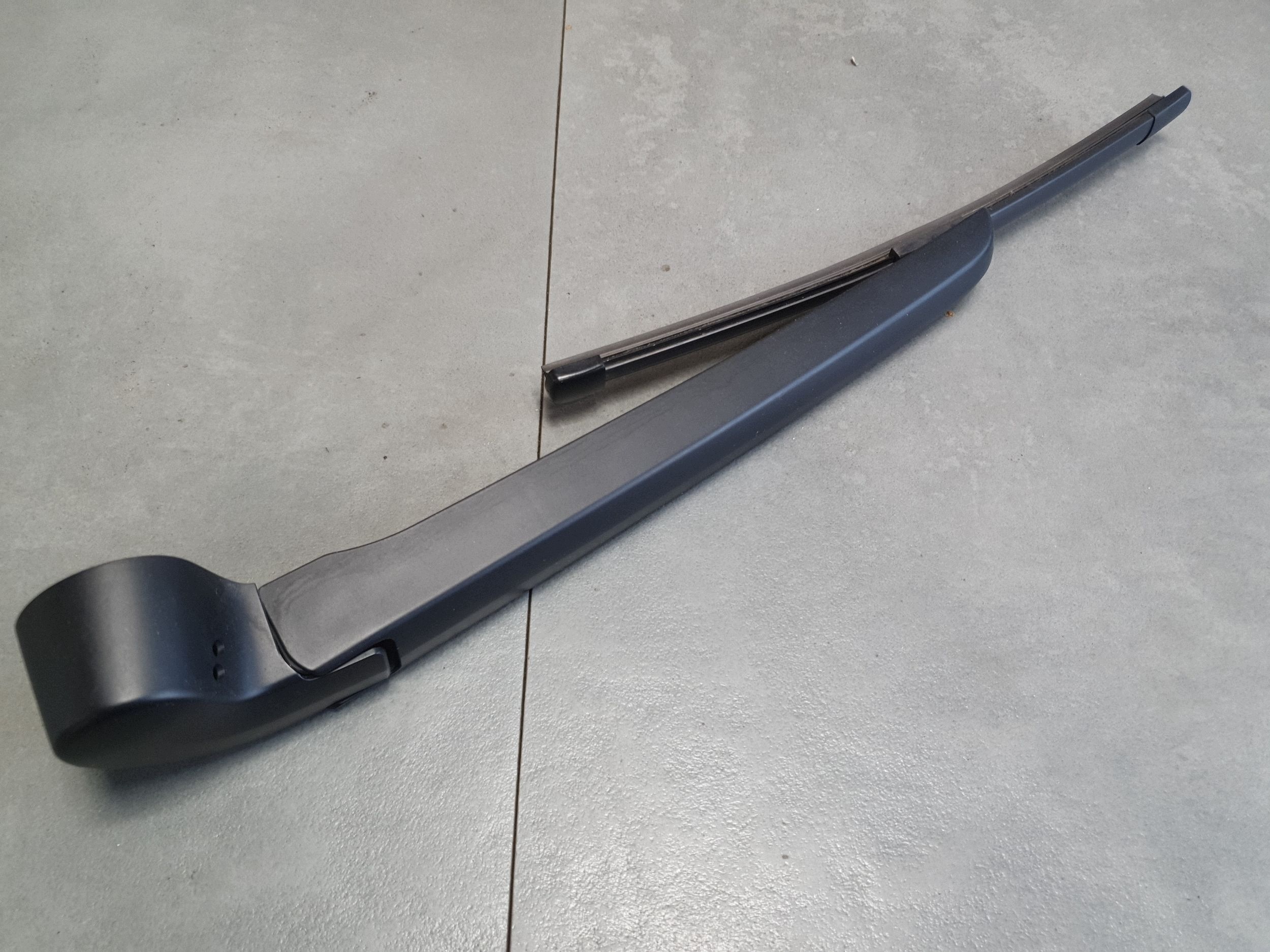 Audi Q6 e-tron wischerarm hinten pioro 4KE955407B