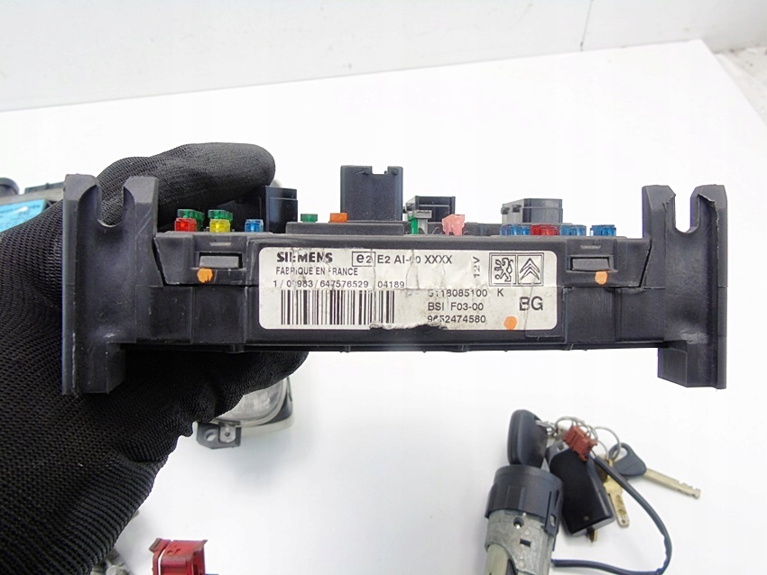 ZESTAW DO ODPALANIA STARTOWY STACYJKA KLUCZYK MODUŁ CITROEN C3 I 1.1 02-07 Typ samochodu Samochody osobowe