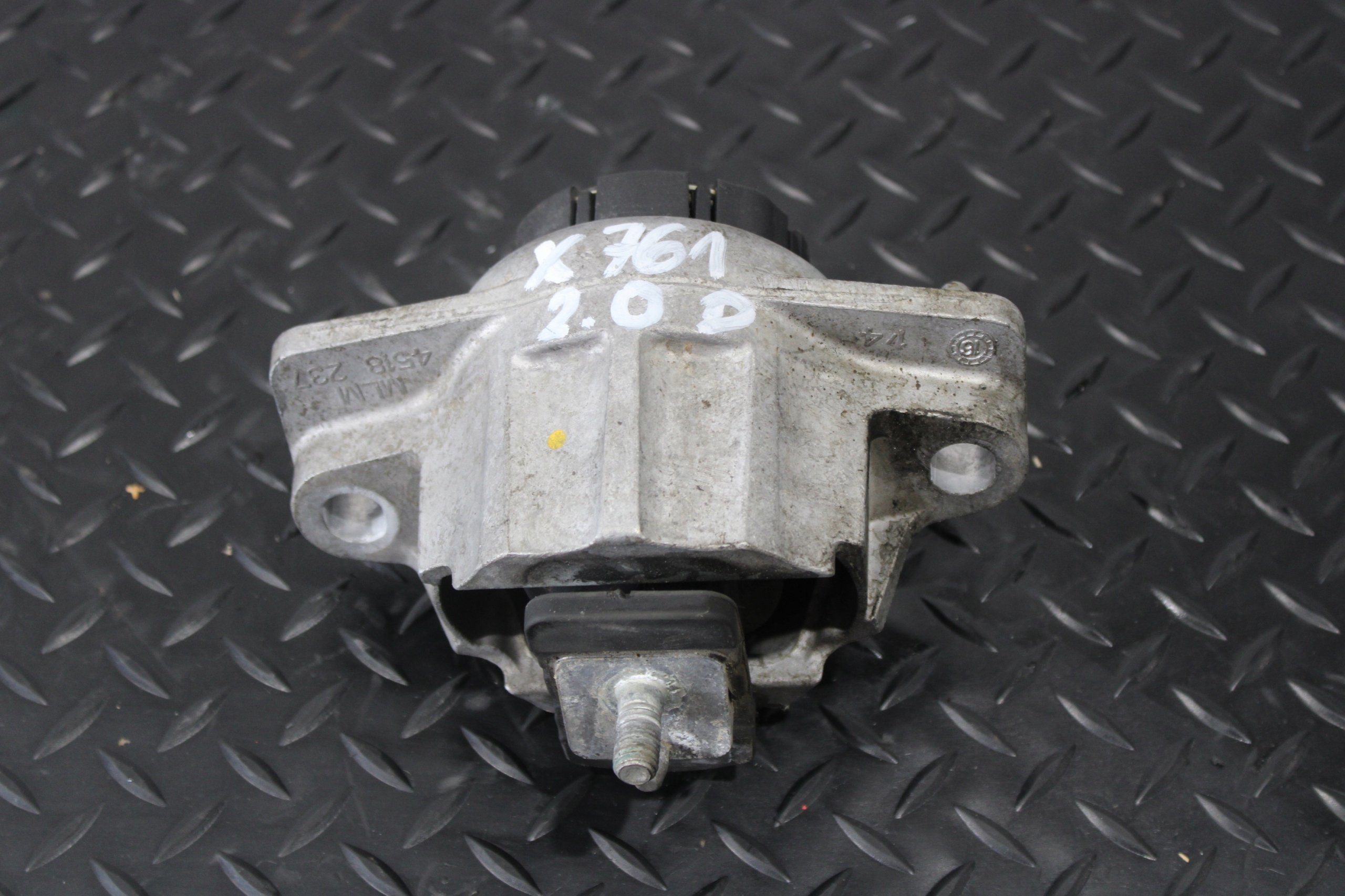 holder engine mount JAGUAR F-PACE X761