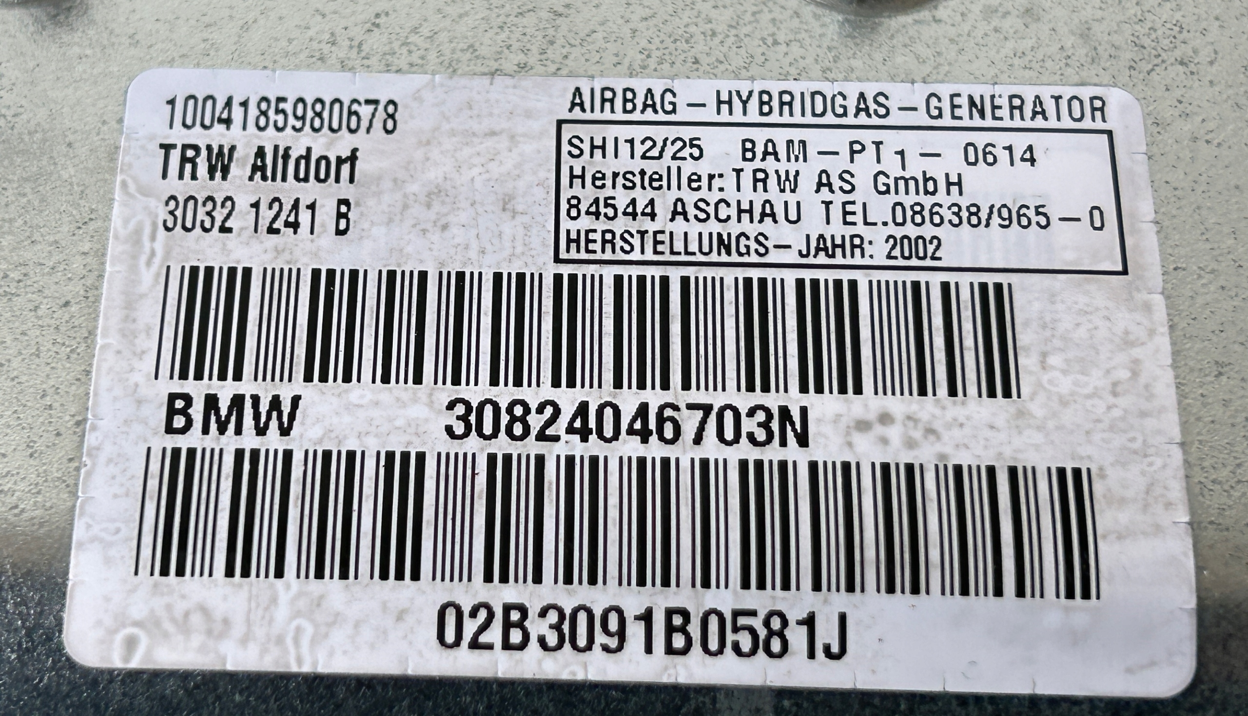 airbag door left front BMW 7 E65 30824046703N