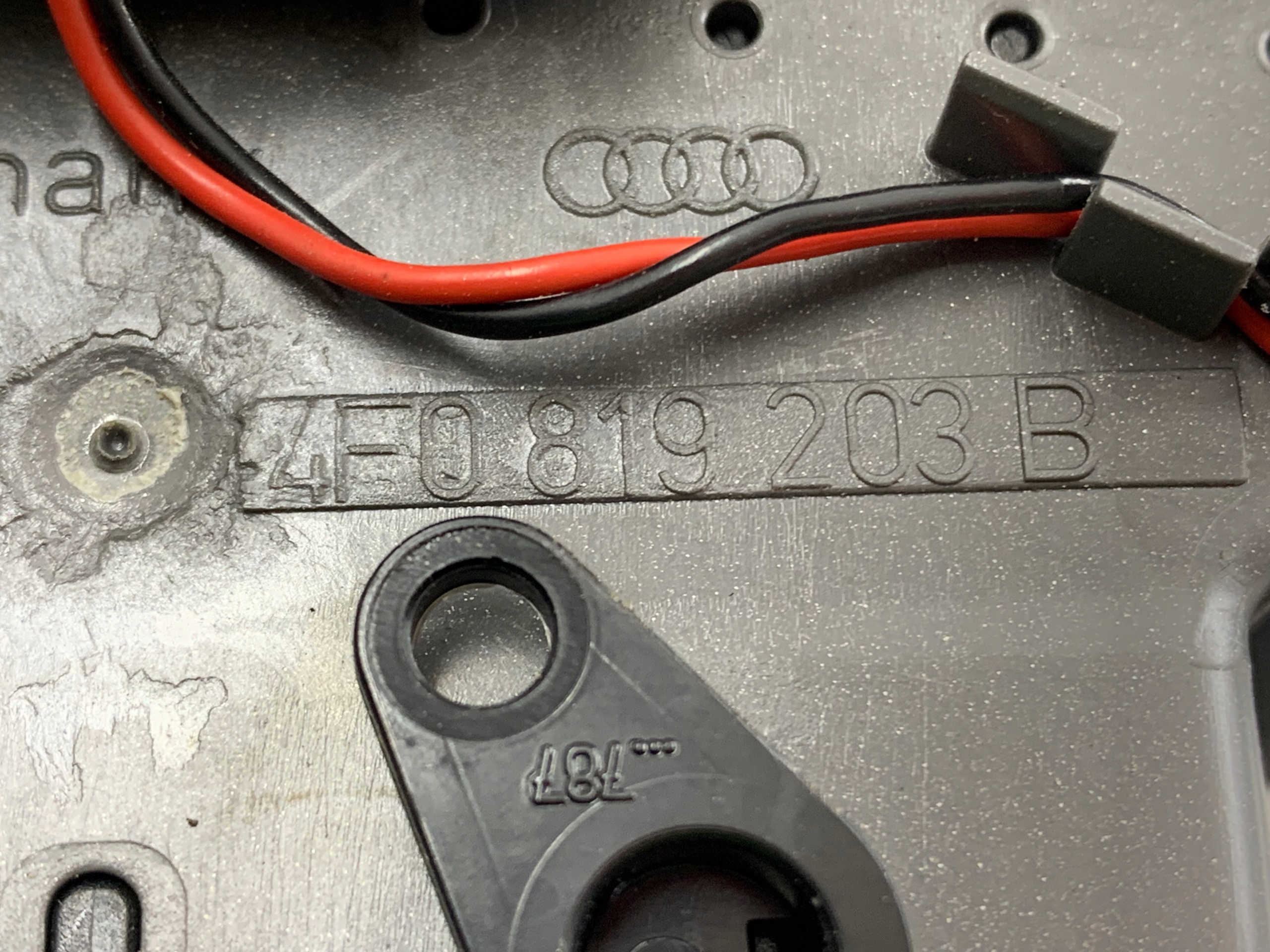 AUDI A6 C6 grid air conditioning devices rear part 4F0819203B