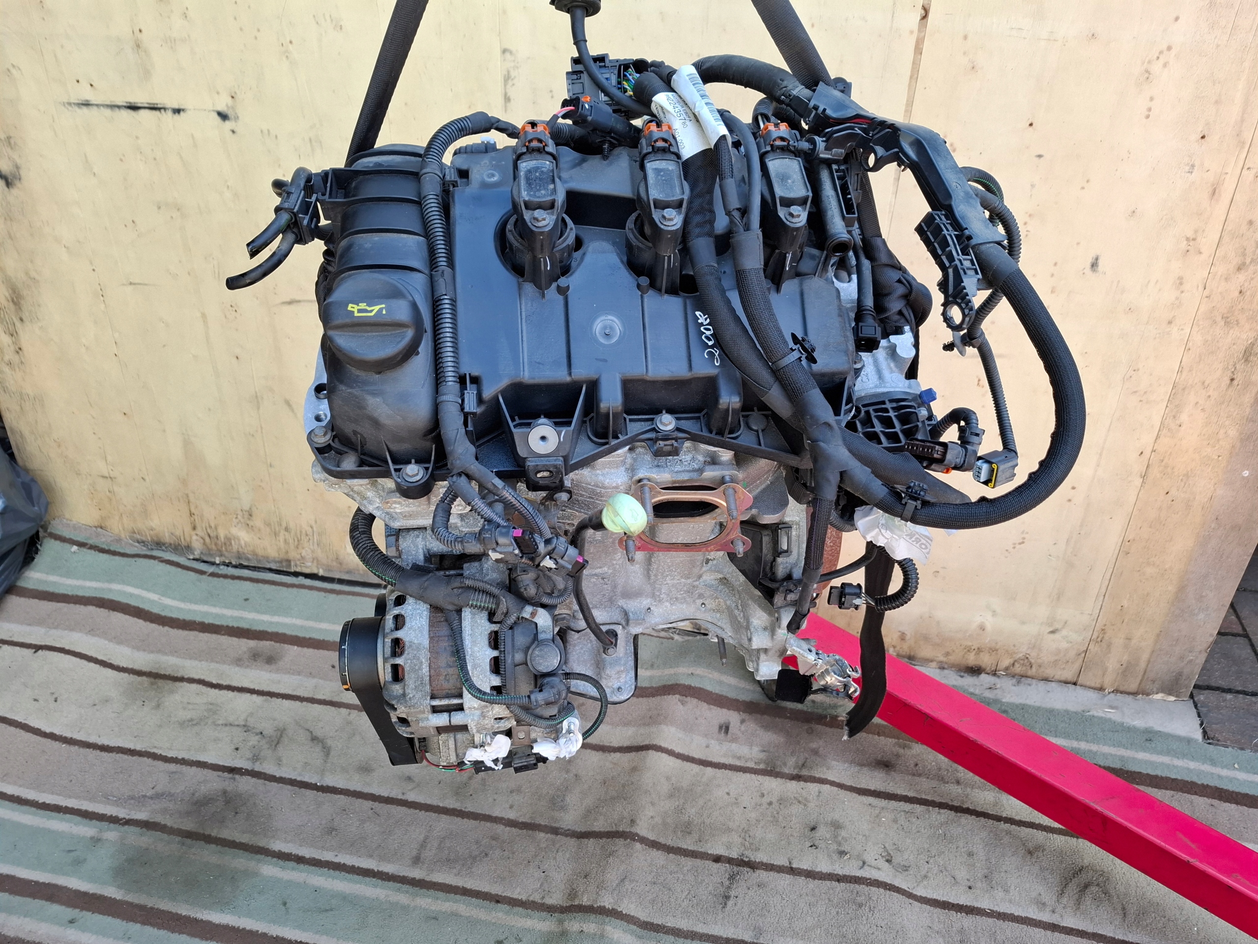 engine PEUGEOT 2008 and 1.2 VTI HM05 10XVA7 new