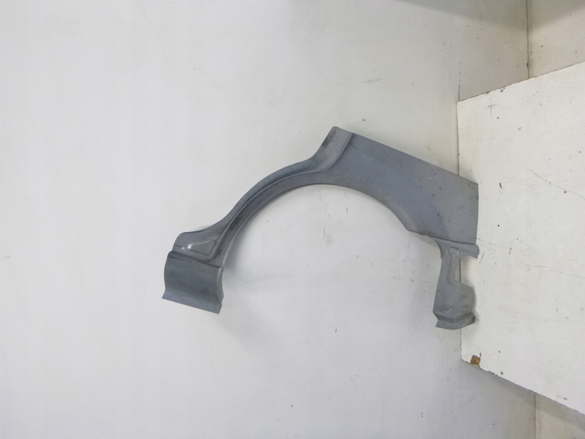 PARAFANGO REPERATURKA POSTERIORE DESTRO MAZDA PREMACY 2005R.