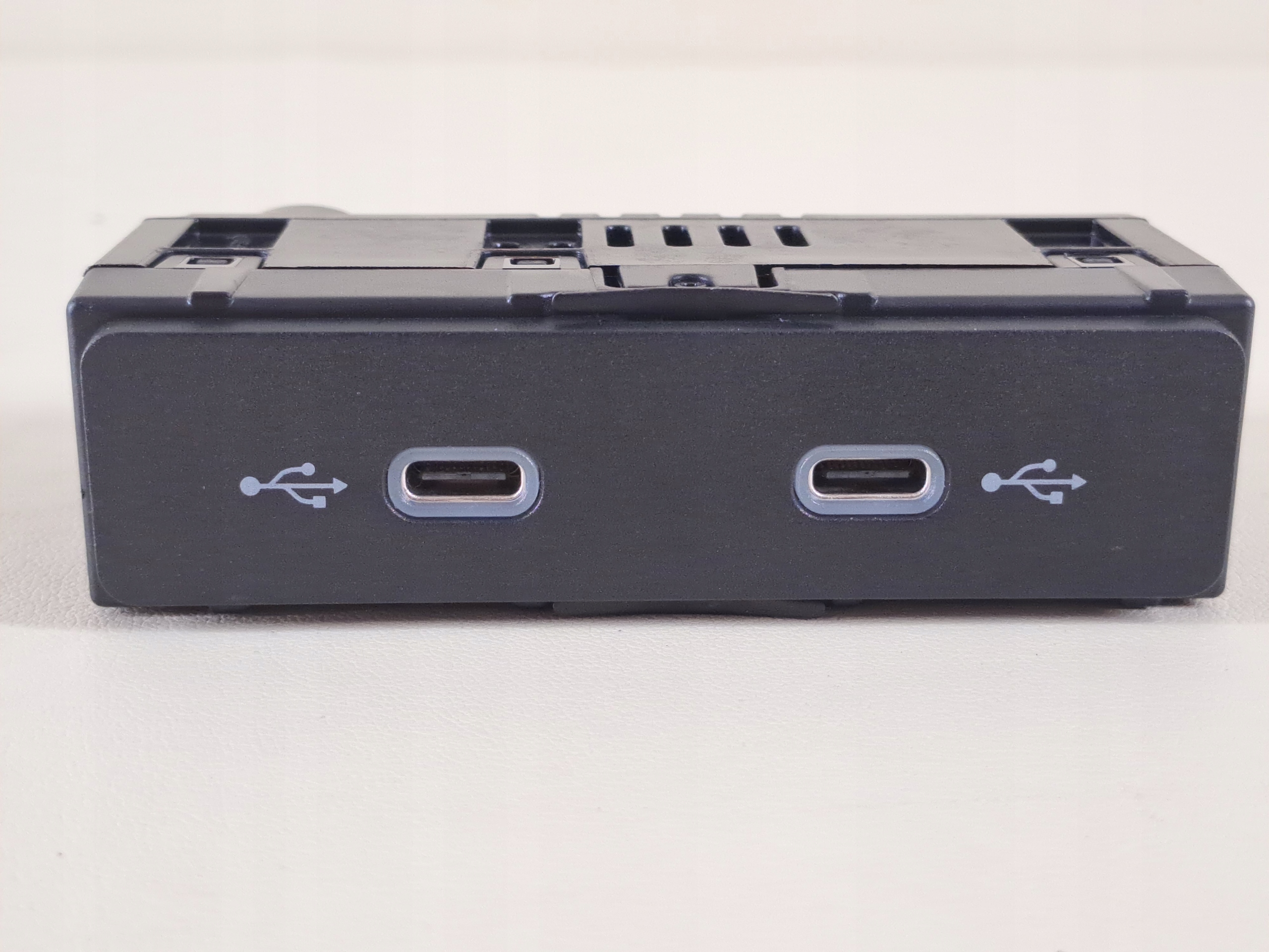 adapter GNIAZDA PORT USB LADOWARKI module SEAT ARONA FR LIFT 2024r