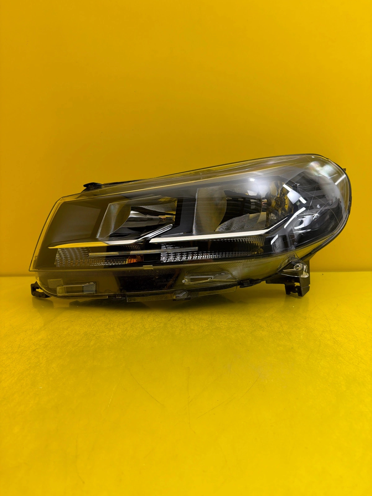 light left Peugeot Expert III Lift 2024- normal 9847198380