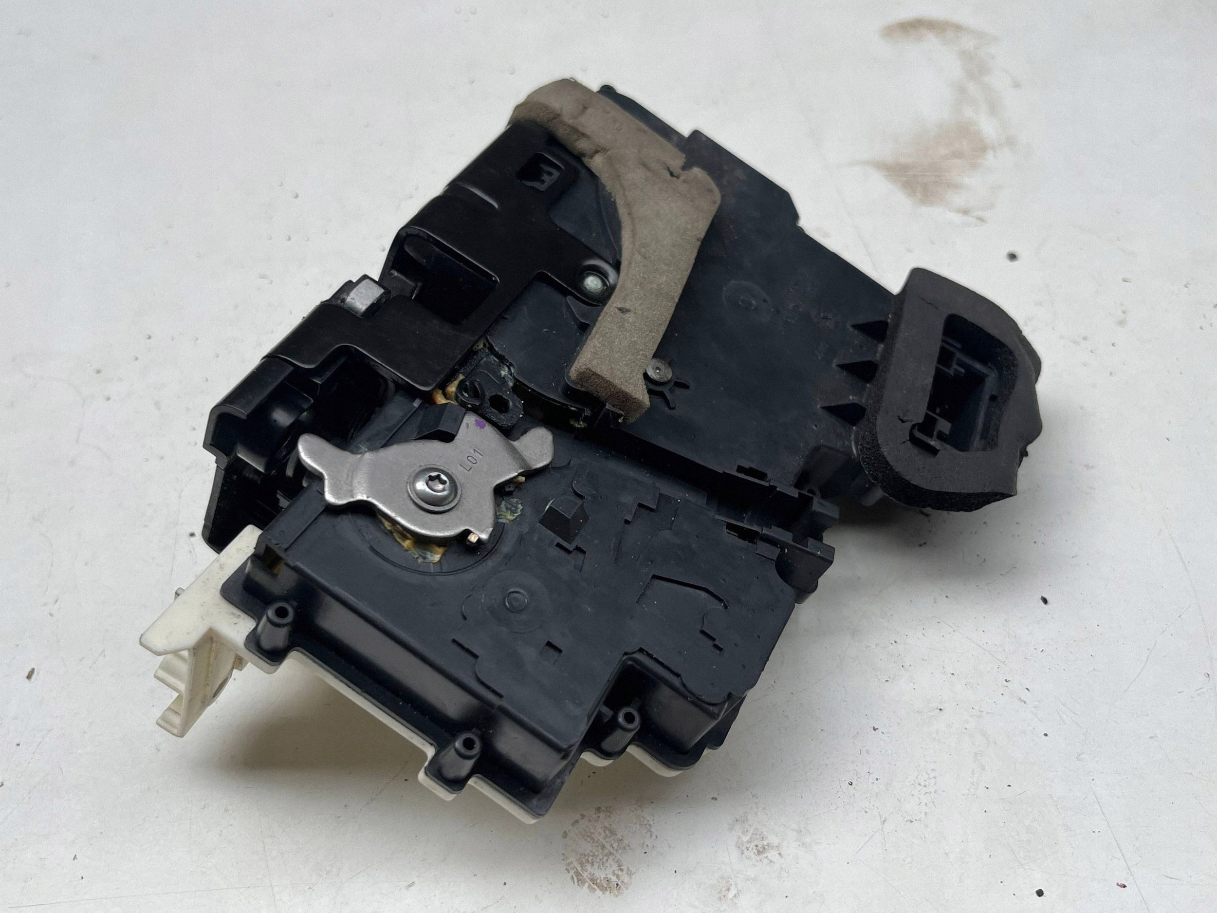 AUDI A6 C8 lock door left front 4K1837015H @M