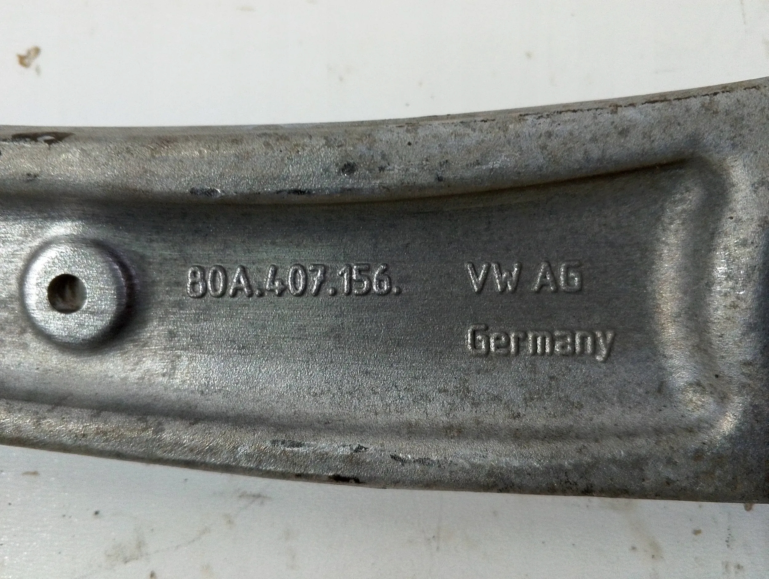 Audi Q5 80A arm front right 80A407156 (Q235)