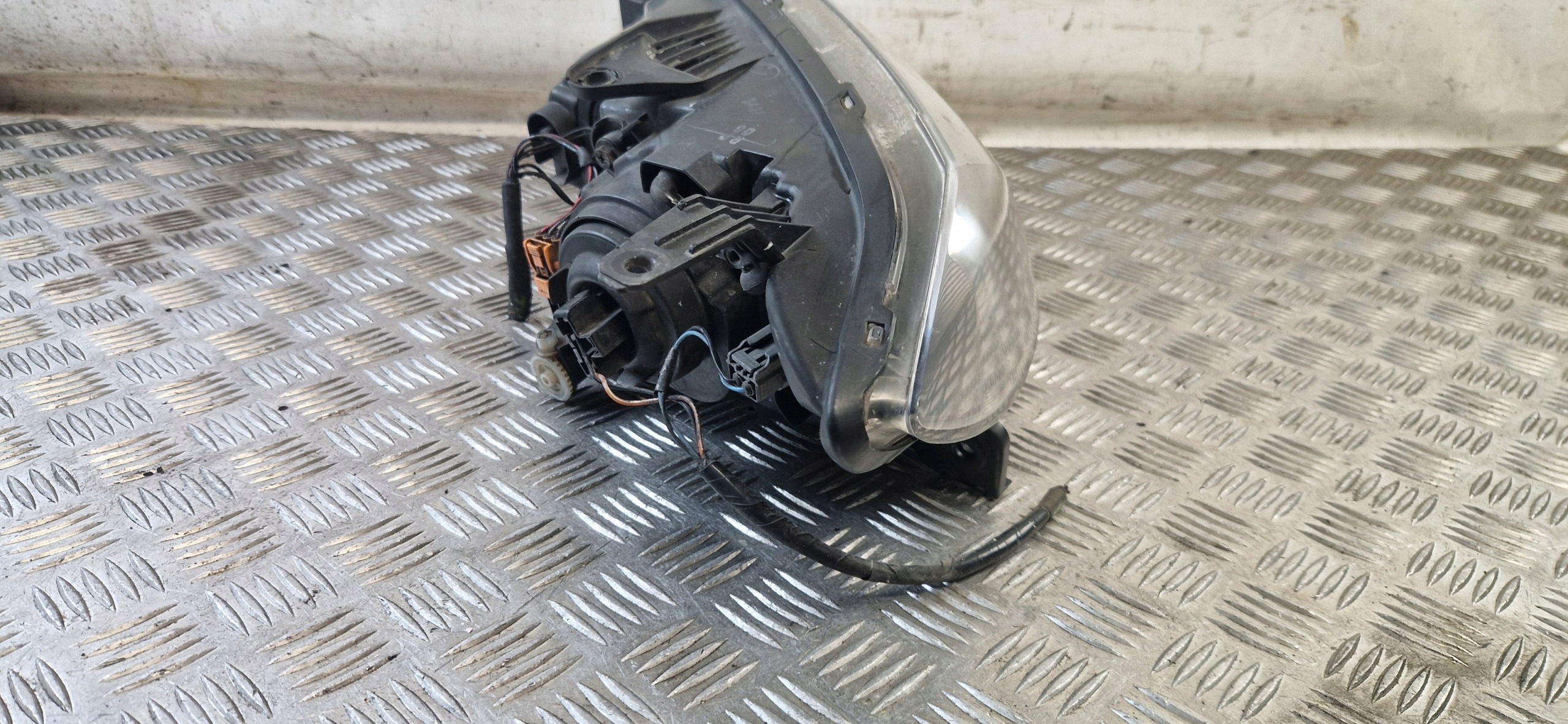 light right front MAZDA 3 2005r