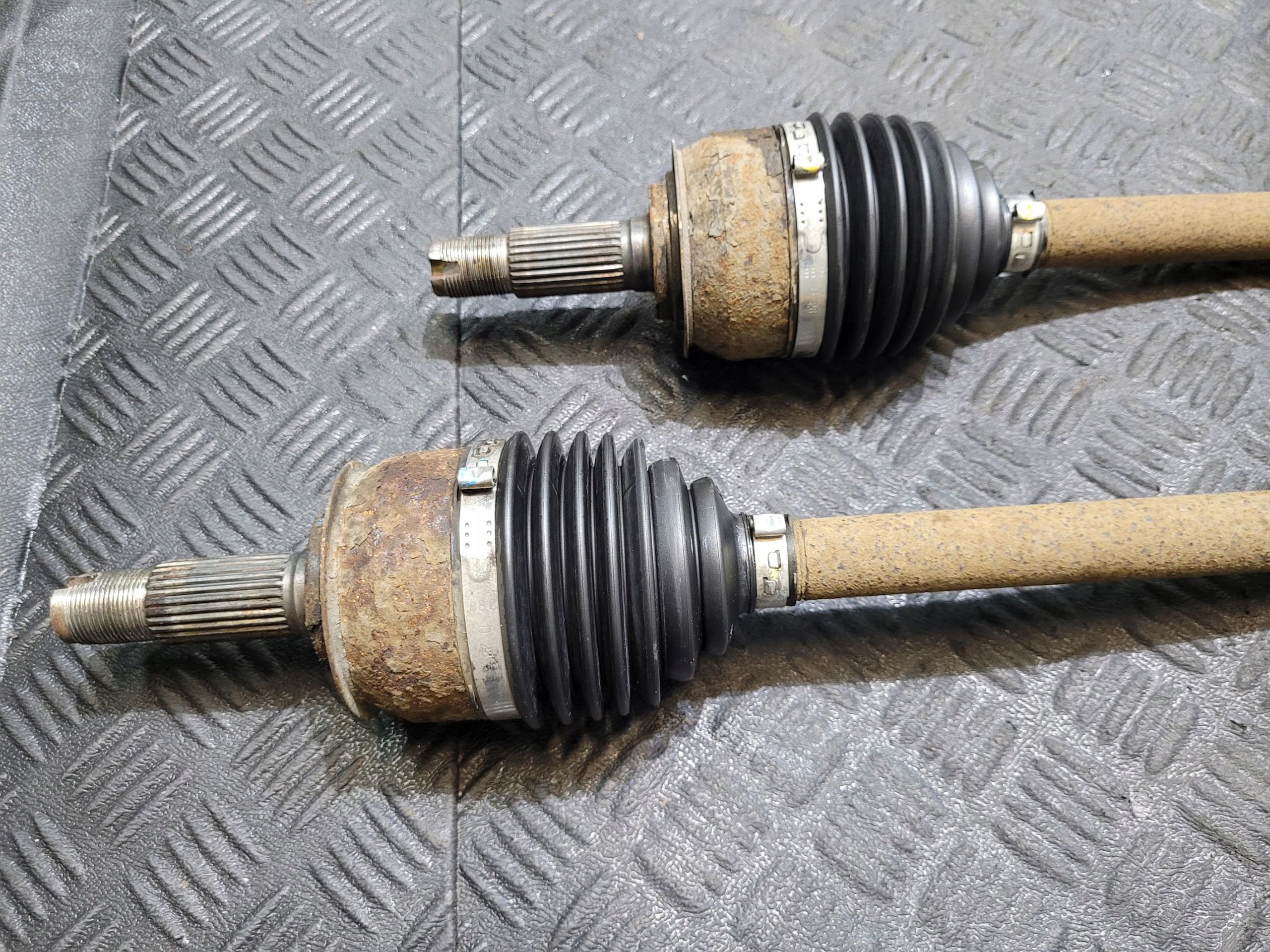 semi-axis front left front left 4130035000 SANGYONG TIVOLI 1.6 D e-XDi