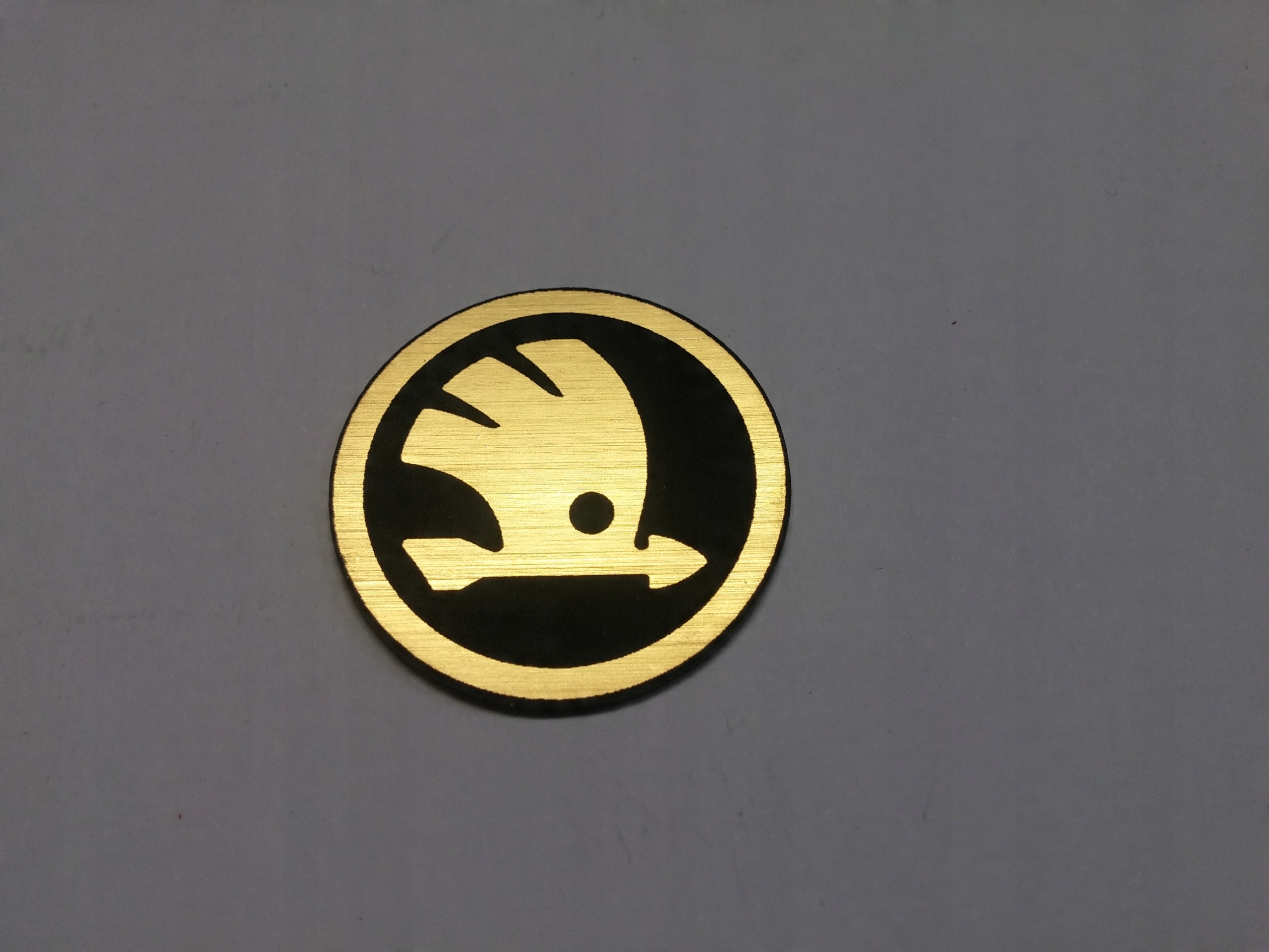 

Skoda naklejka emblemat 60 mm *złota